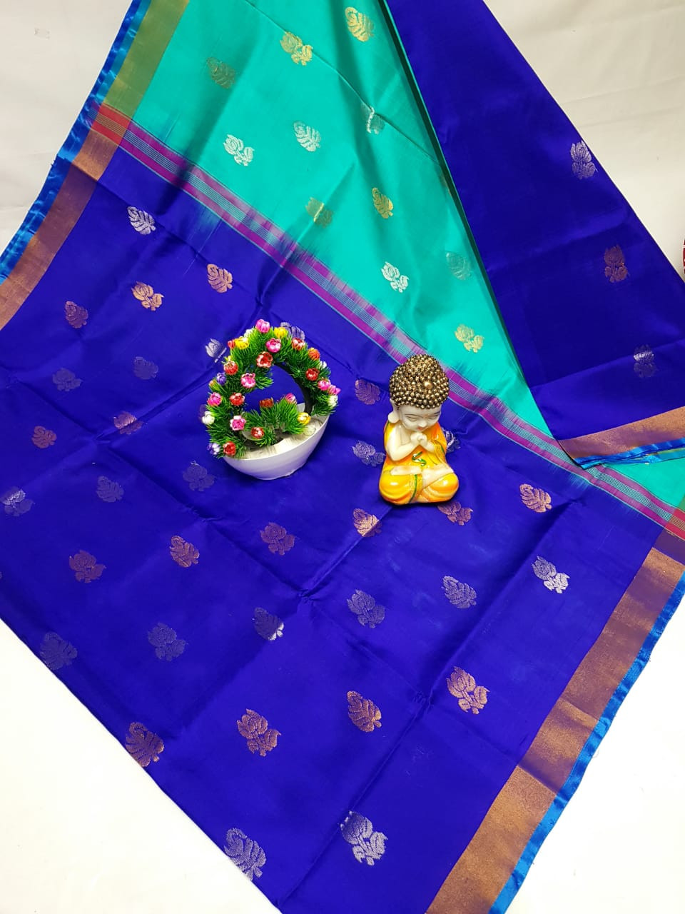 Uppada Small Border Allover Butta Saree