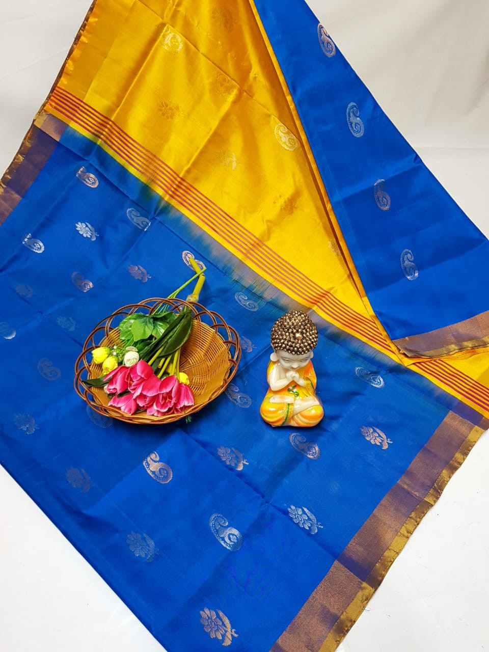 Uppada Small Border Allover Butta Saree