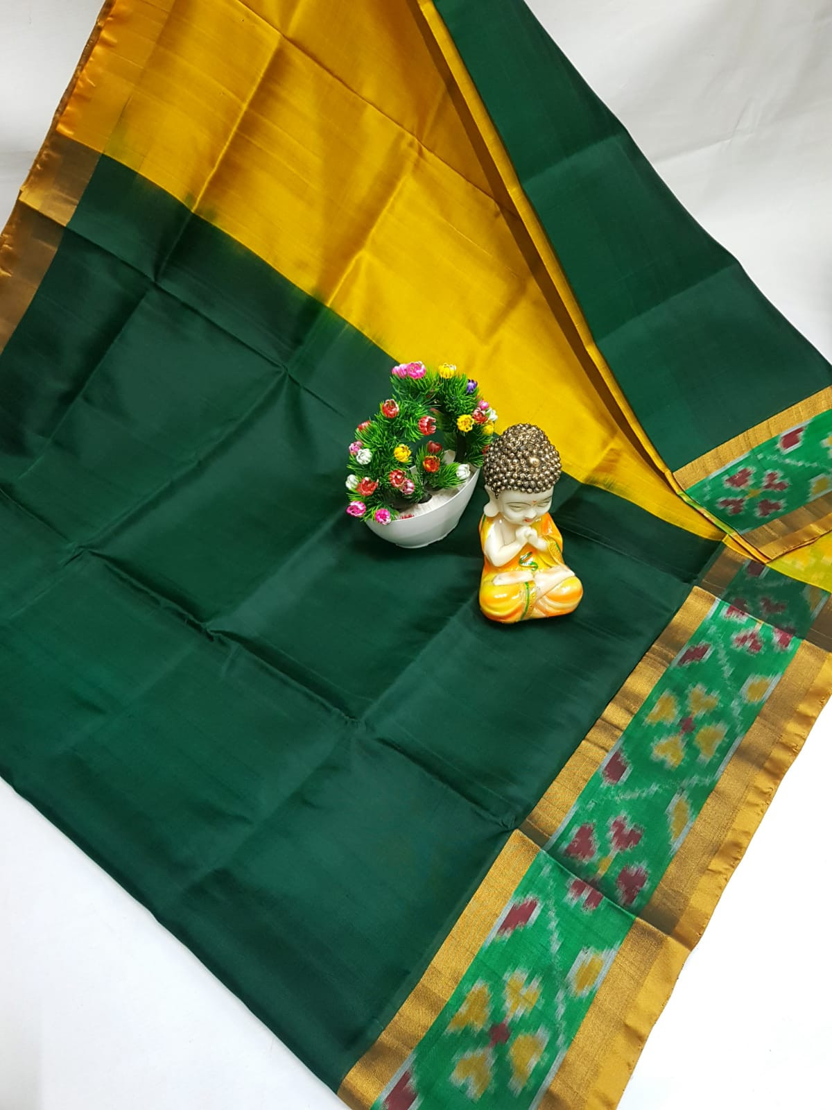Uppada Small Pochampalli Border Pure Silk Saree