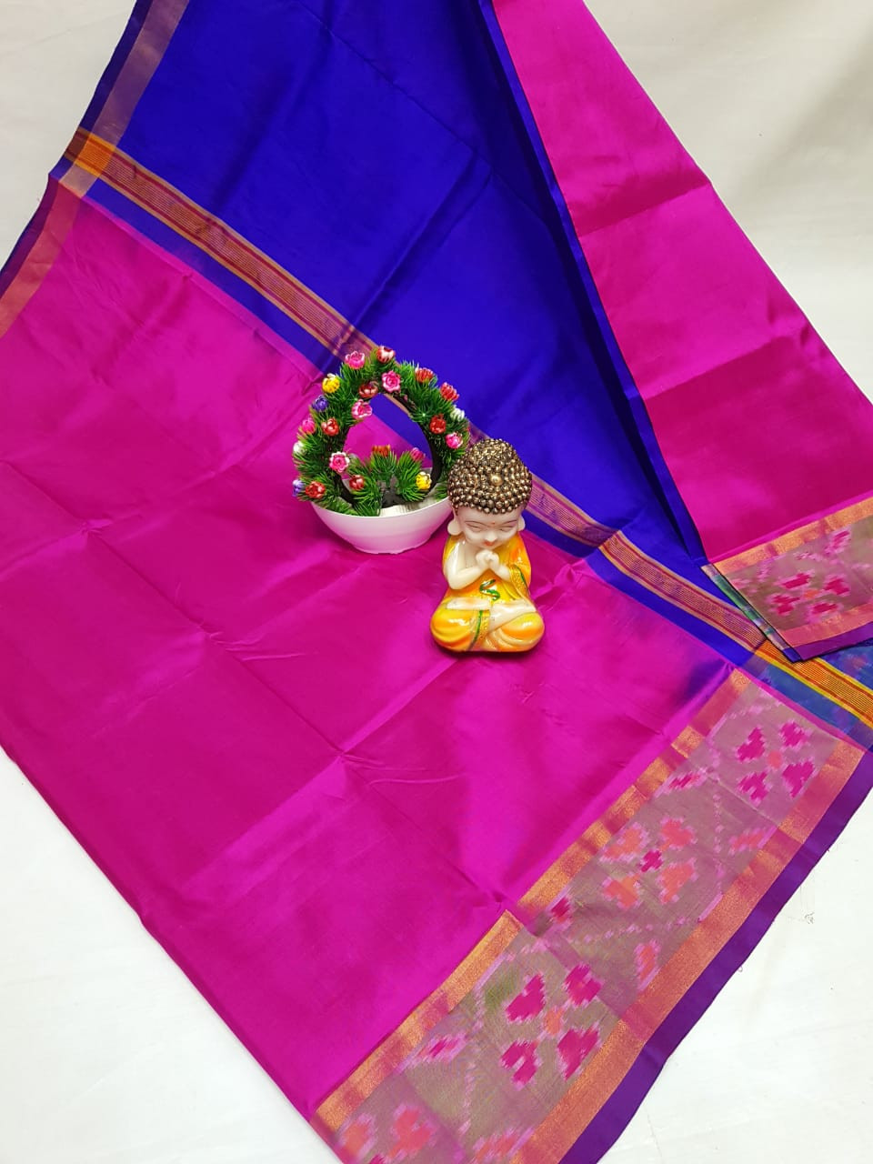 Uppada Small Pochampalli Border Pure Silk Saree