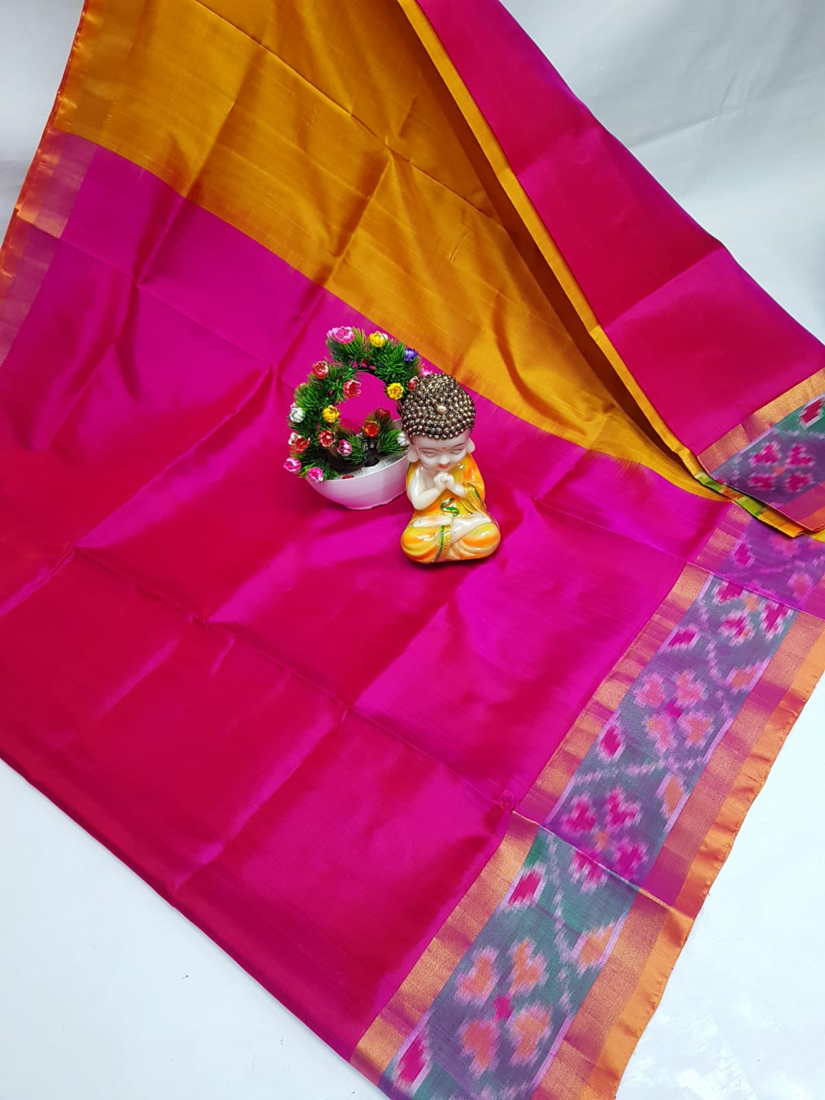 Uppada Small Pochampalli Border Pure Silk Saree