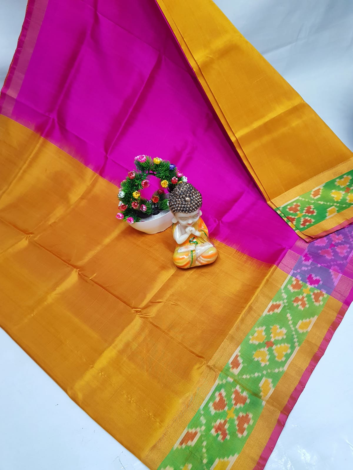 Uppada Small Pochampalli Border Pure Silk Saree