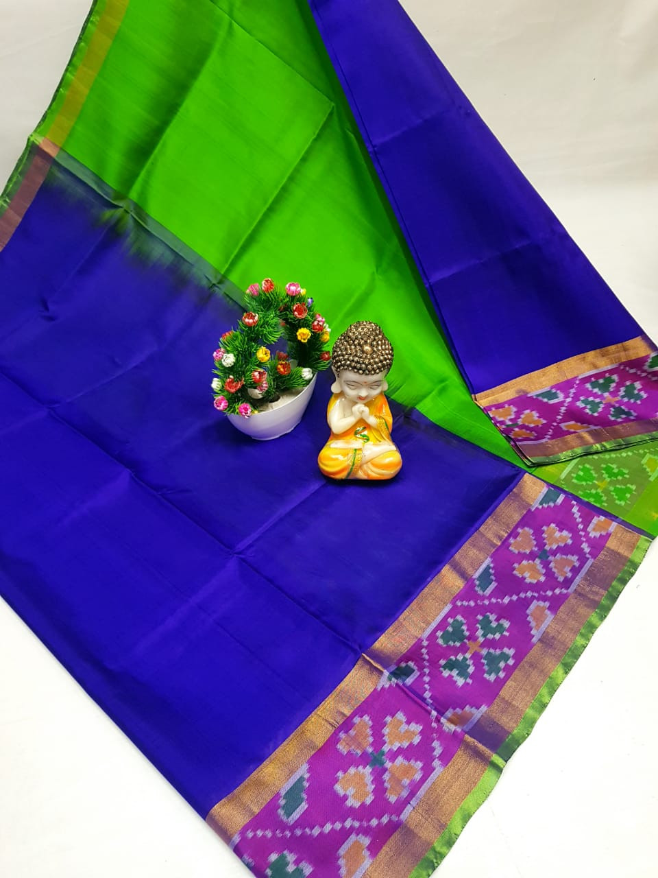 Uppada Small Pochampalli Border Pure Silk Saree