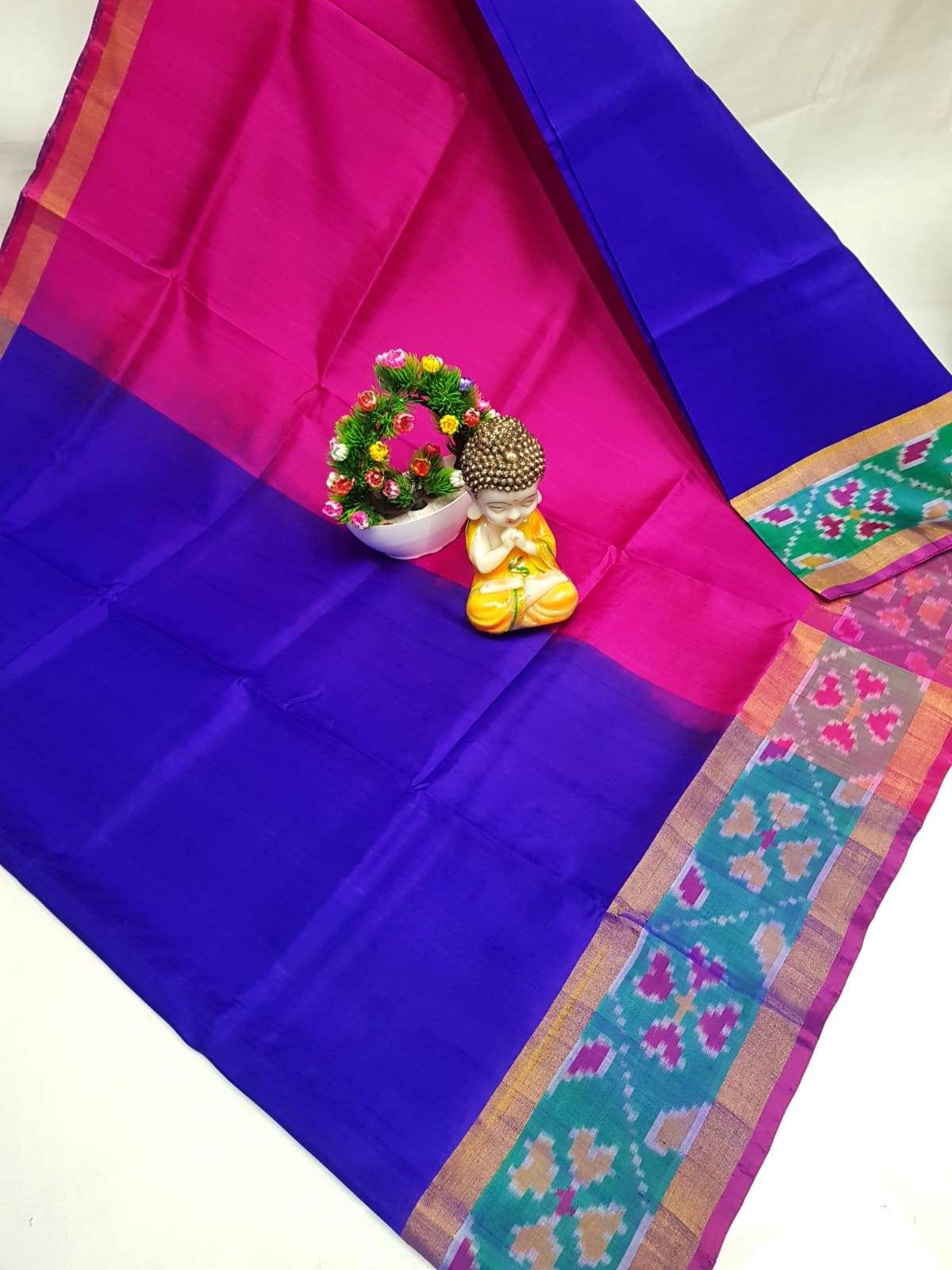 Uppada Small Pochampalli Border Pure Silk Saree