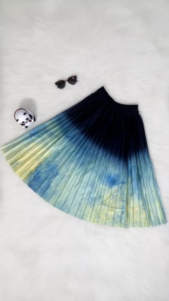 Image of Trendy Ombre Pleated Midi Skirt - Tie-Dye Effect with Elastic Waist