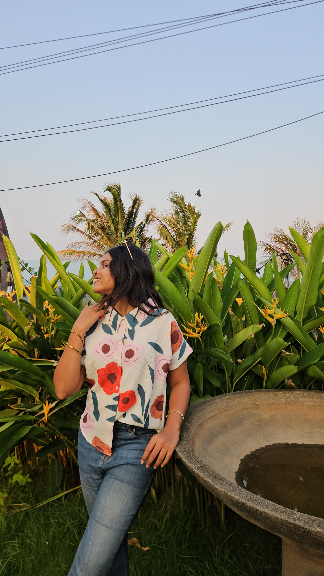 Relaxed Abstract Floral Print Short-Sleeve Shirt - Button-Down Top