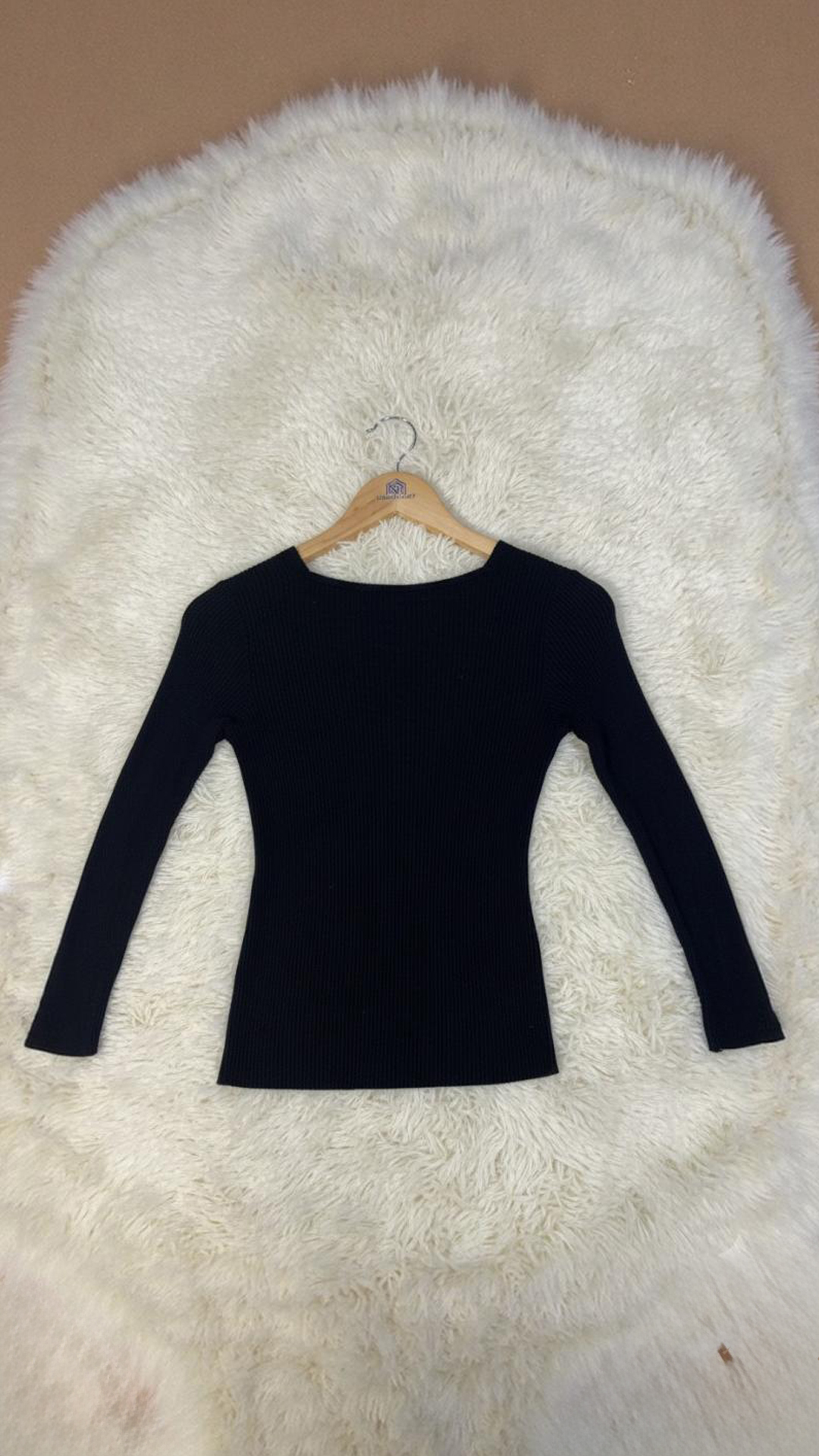 Chic Twisted Knot Ribbed Knit Top - Long Sleeve V-Neck Sweater
