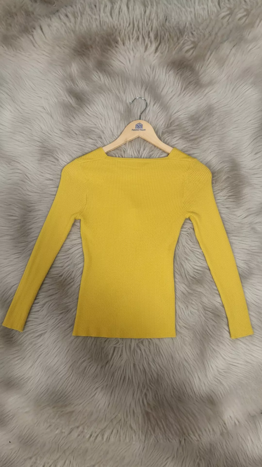 Chic Twisted Knot Ribbed Knit Top - Long Sleeve V-Neck Sweater