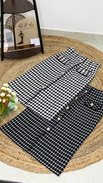 Image of Timeless Tweed Skirt