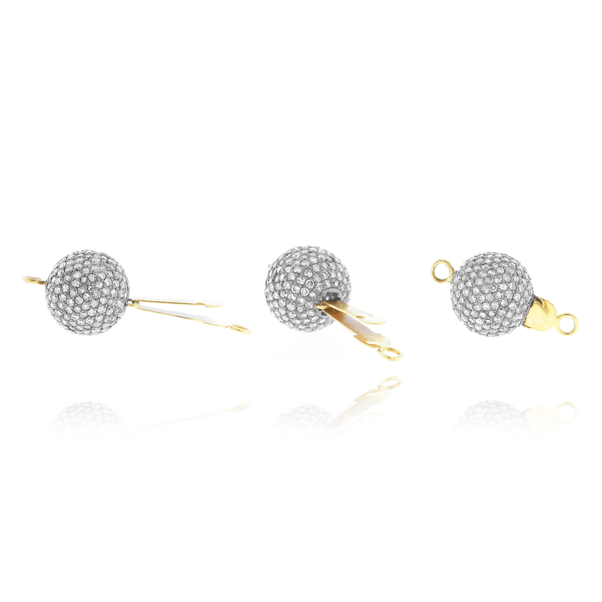 White Gold 14MM Round Pave Diamond Lock