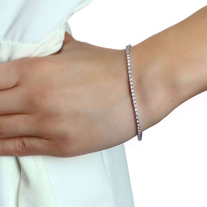 White Gold 089 Cts Tiger Prong Diamond Tennis Bracelet