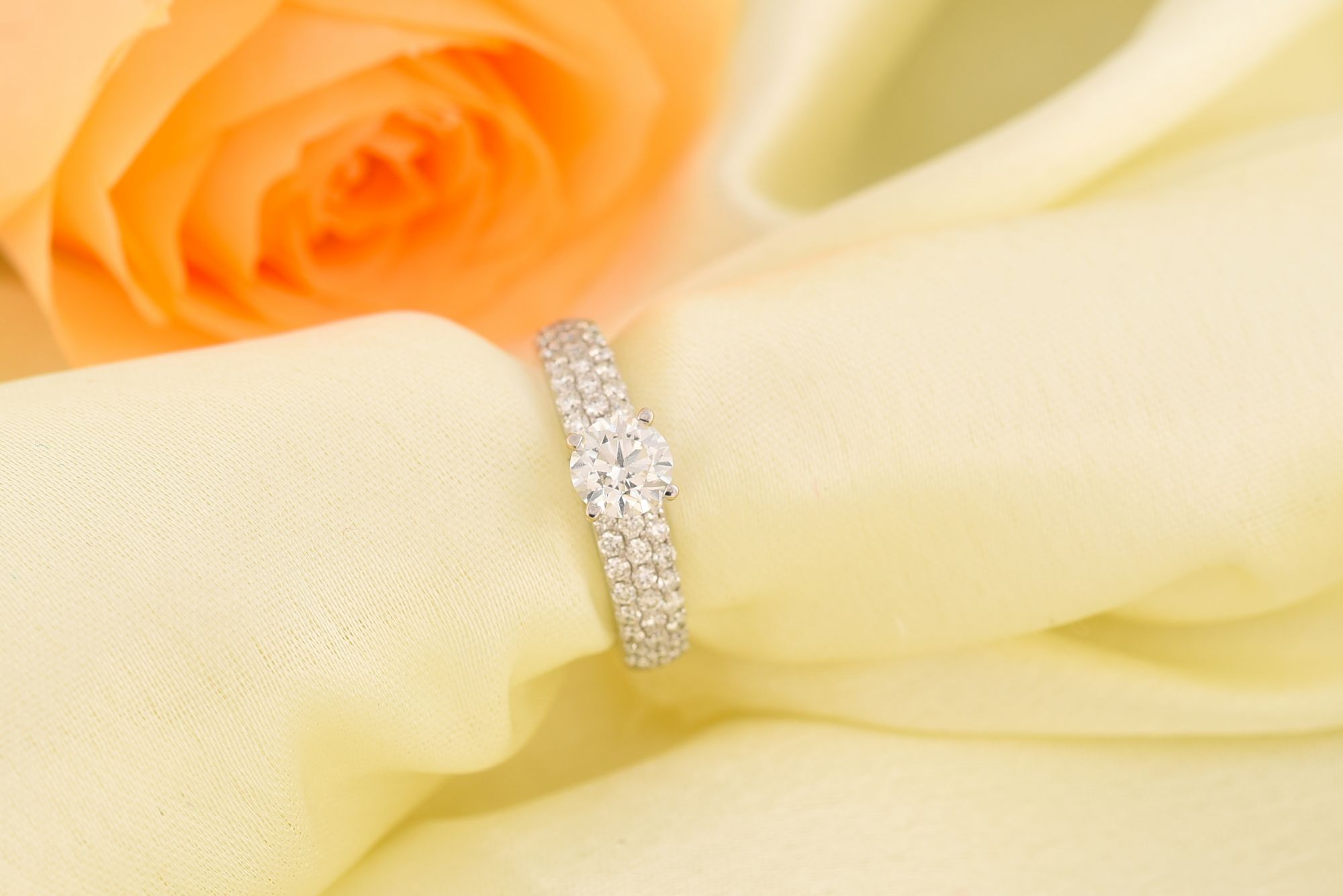 White Gold Engagement 060 Cts Solitaire Diamond Ring