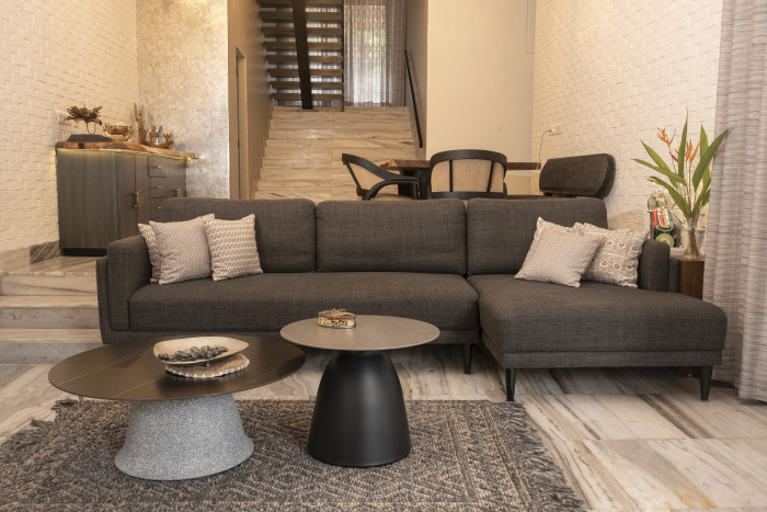 Sectional/ L Shaped Sofas