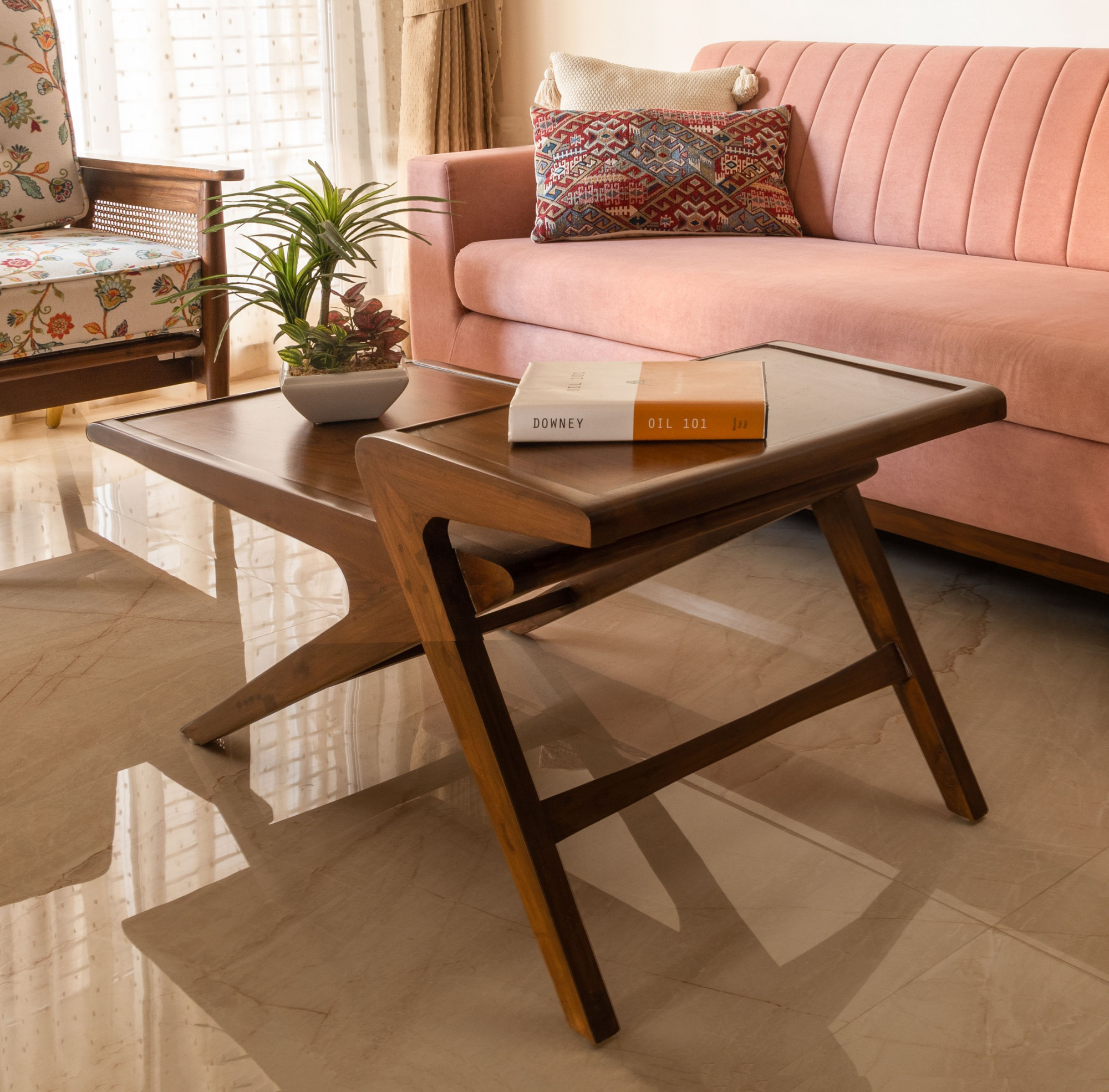 Zev Table