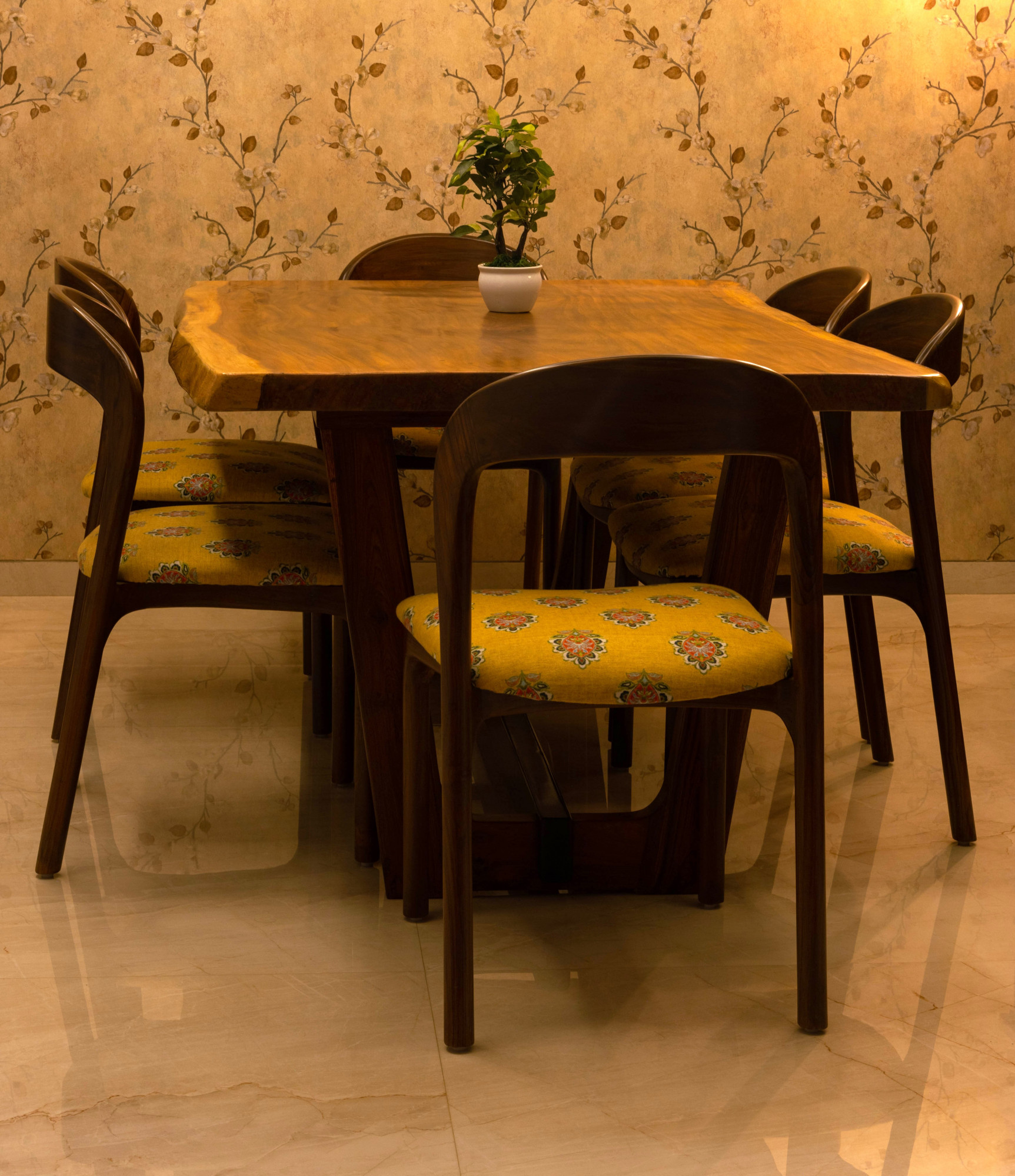 Liv Dining Table
