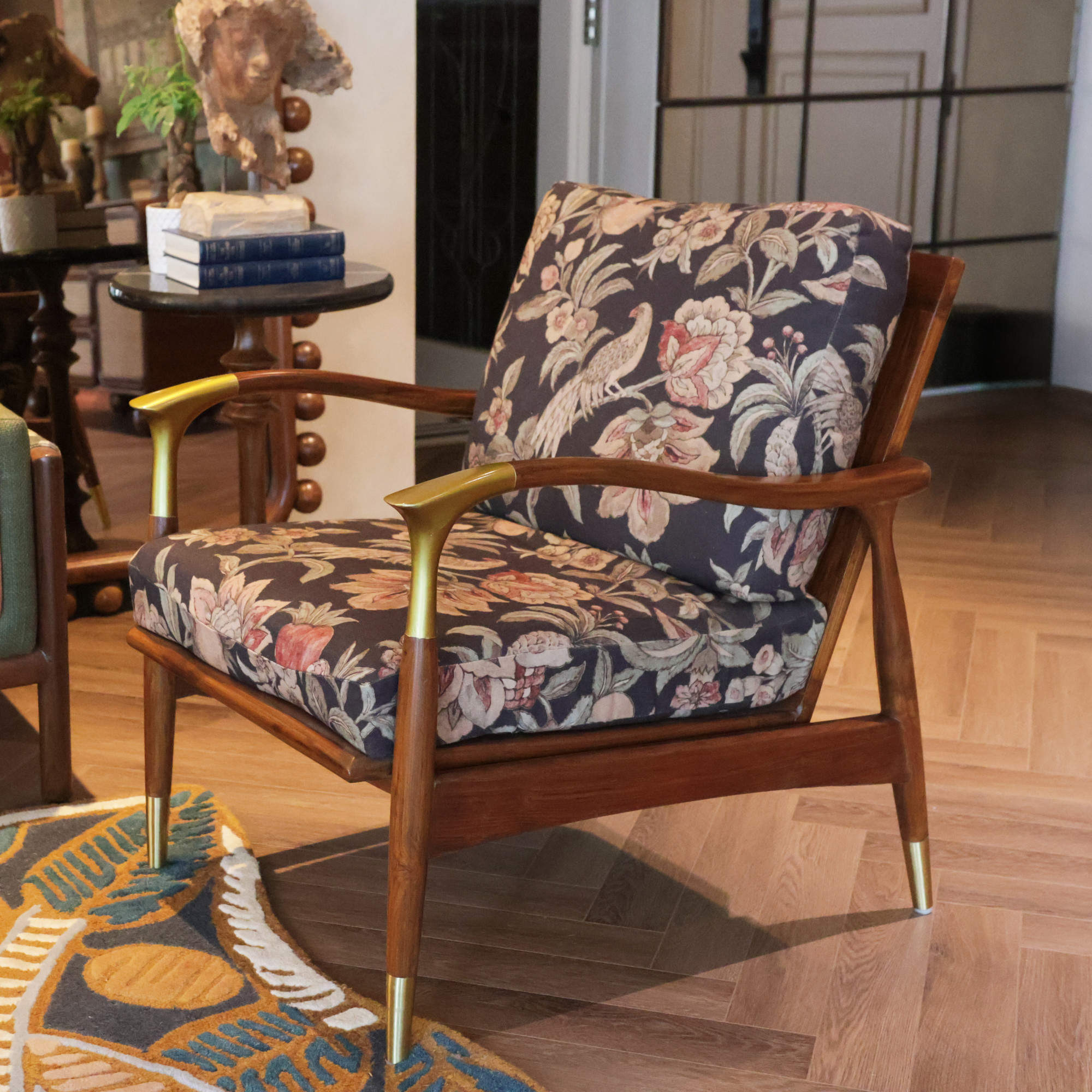 Sabhya Chair