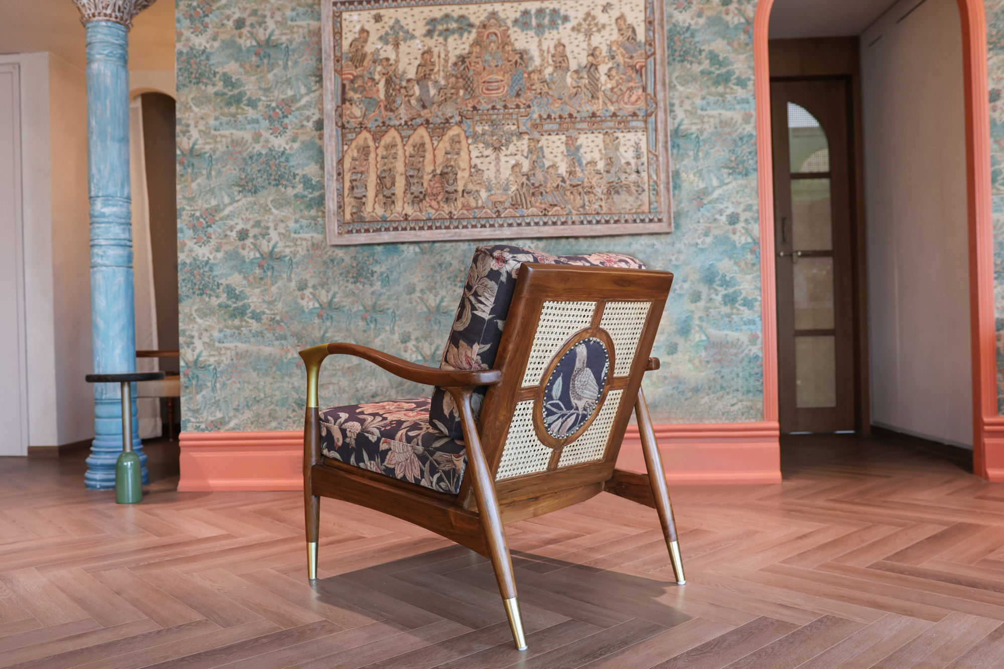 Sabhya Chair