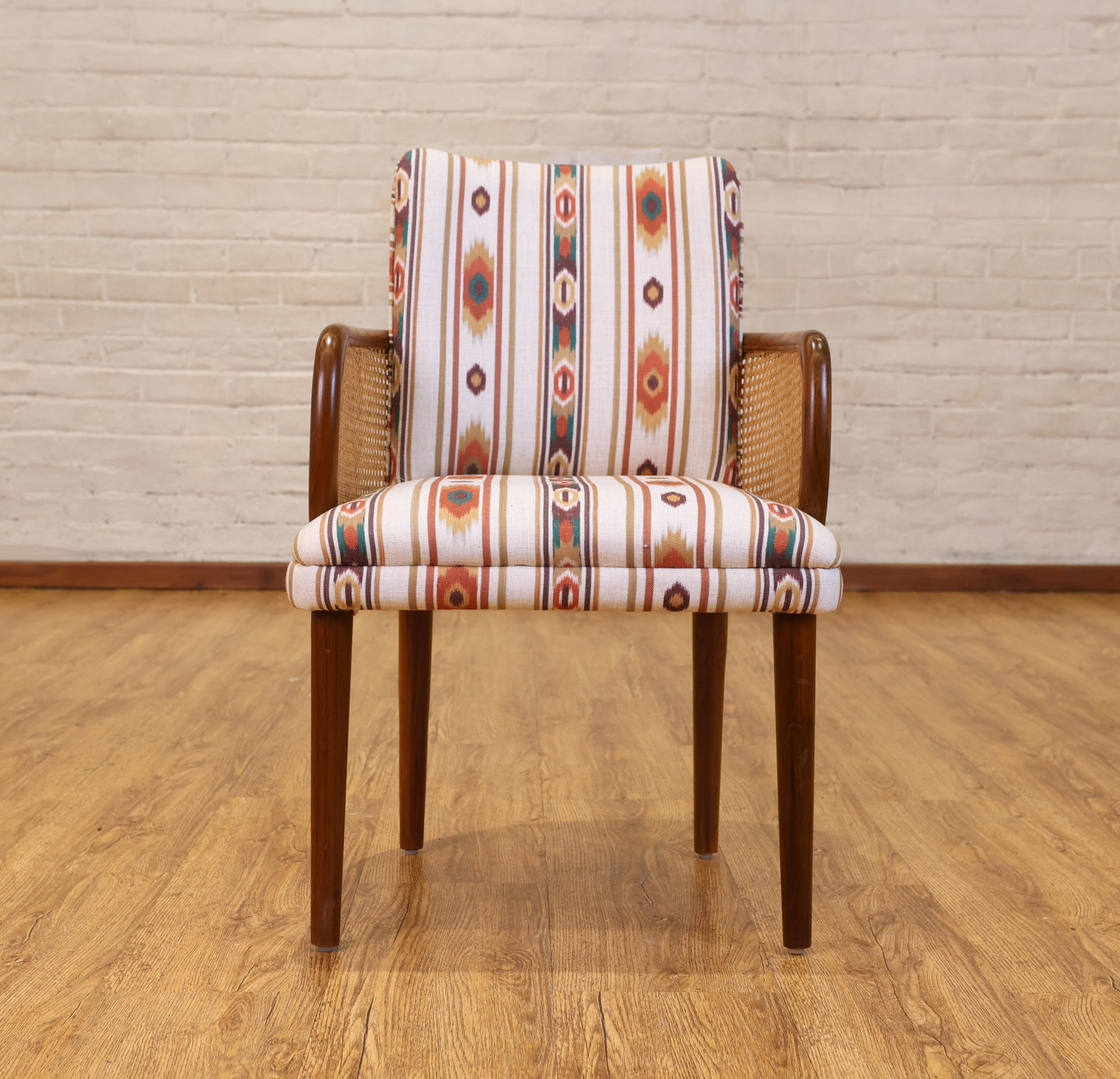 Katha chair