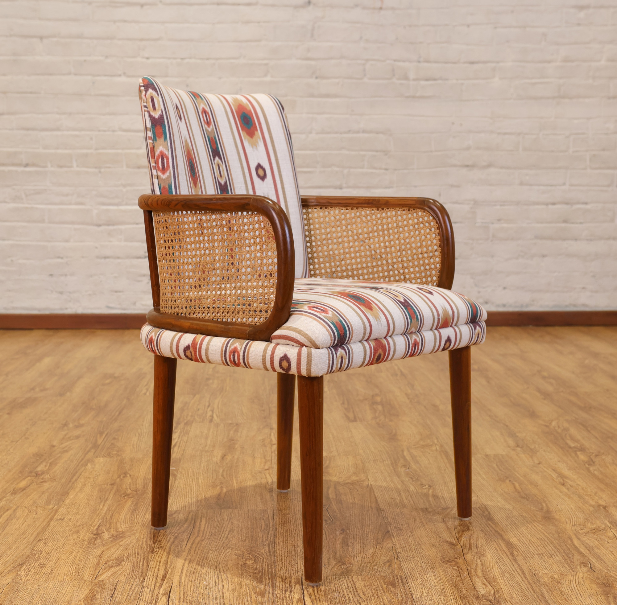 Katha chair