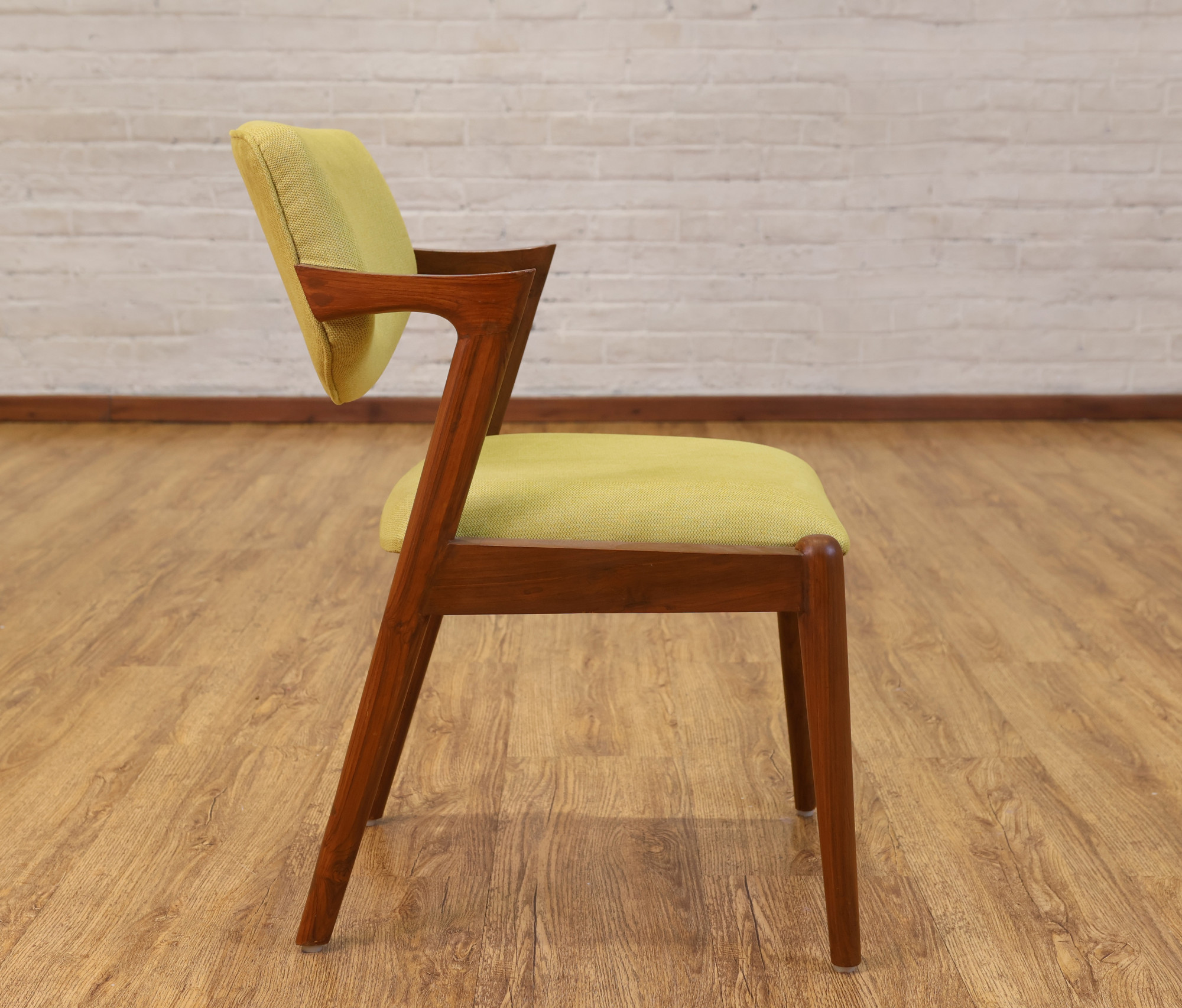 Pree Chair