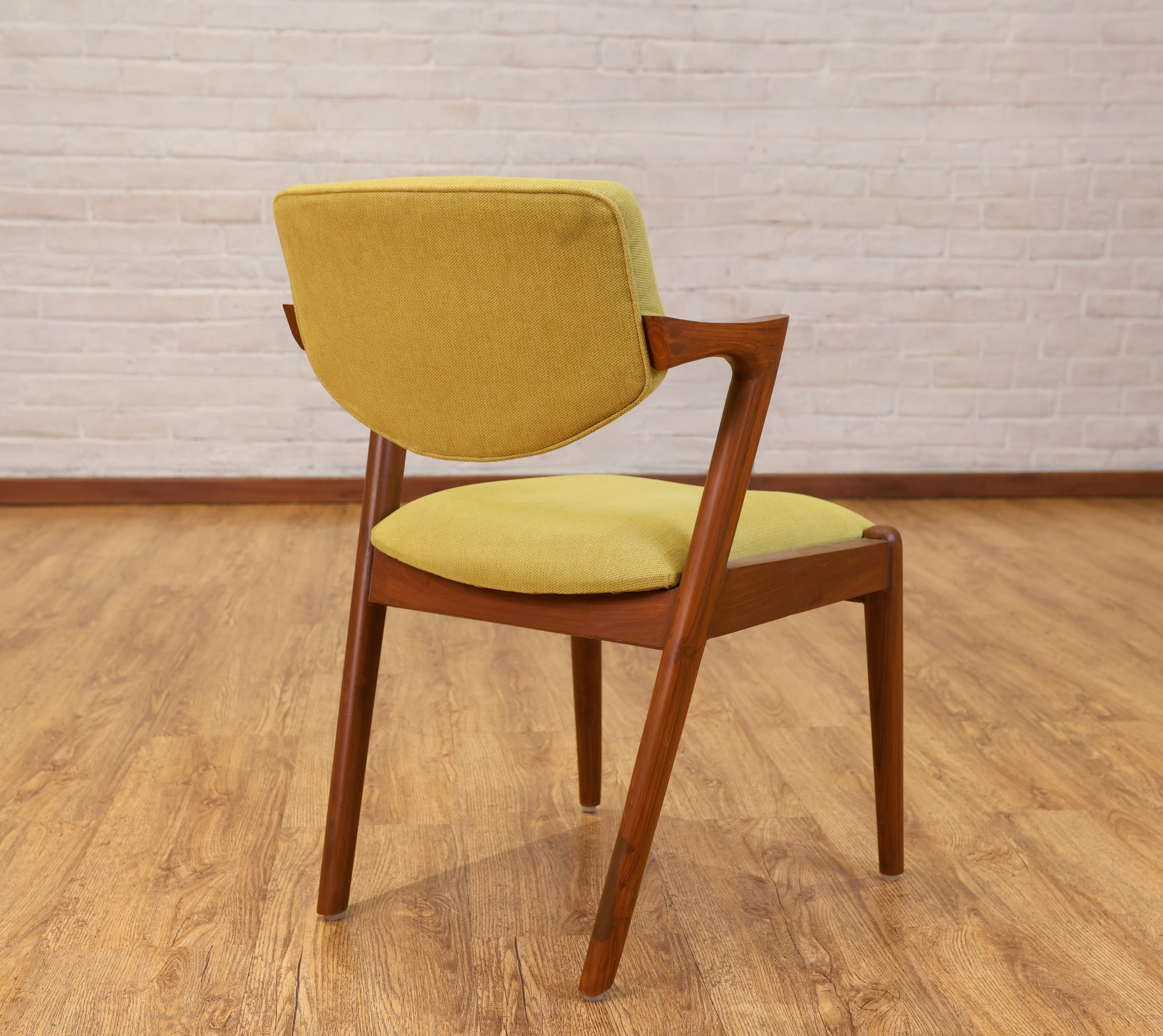 Pree Chair