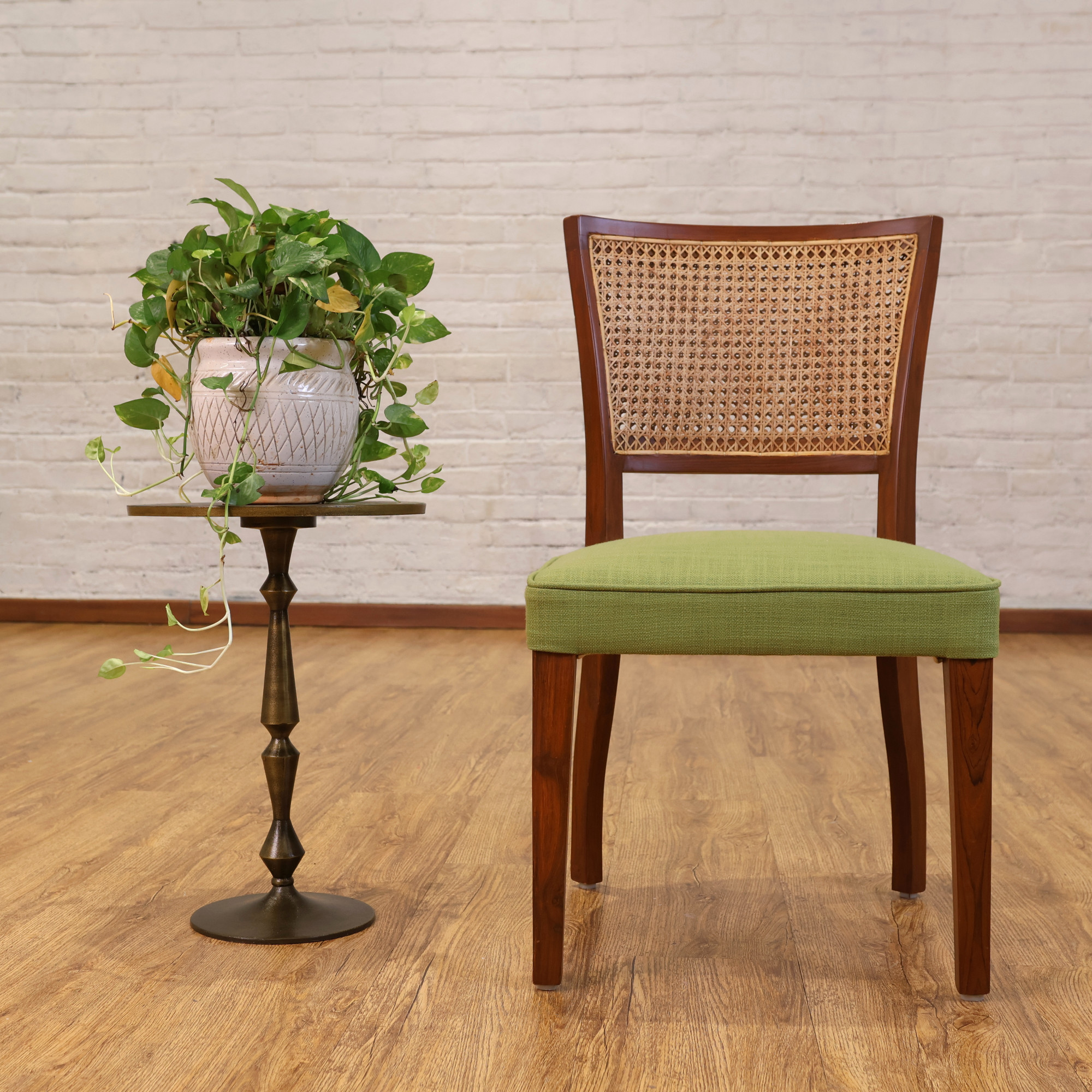 Nora Chair