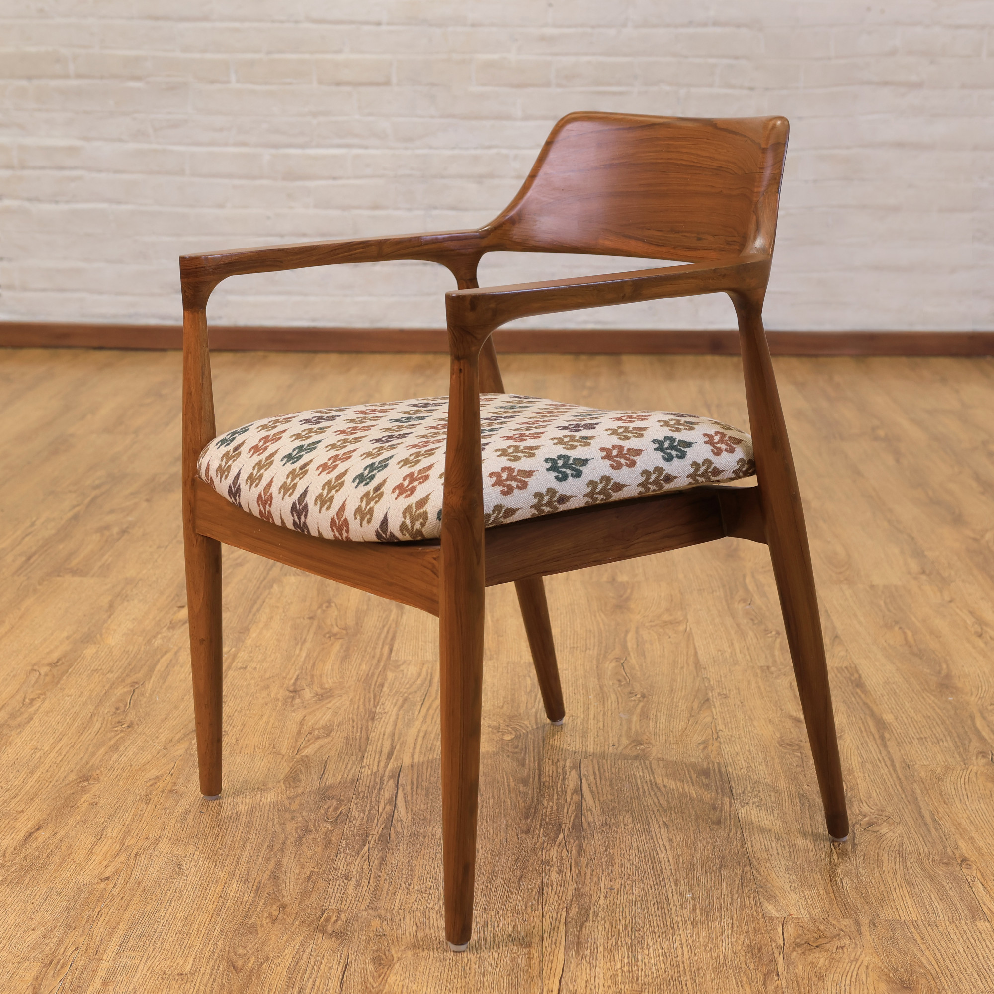 Hiroshima Chair