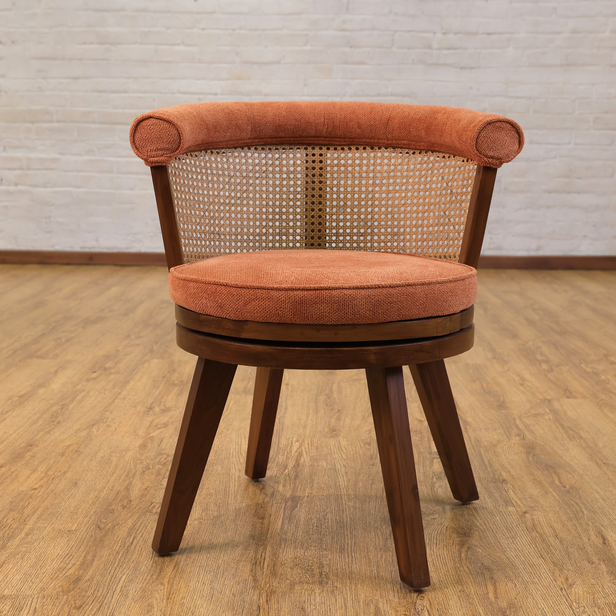 Lebu Chair