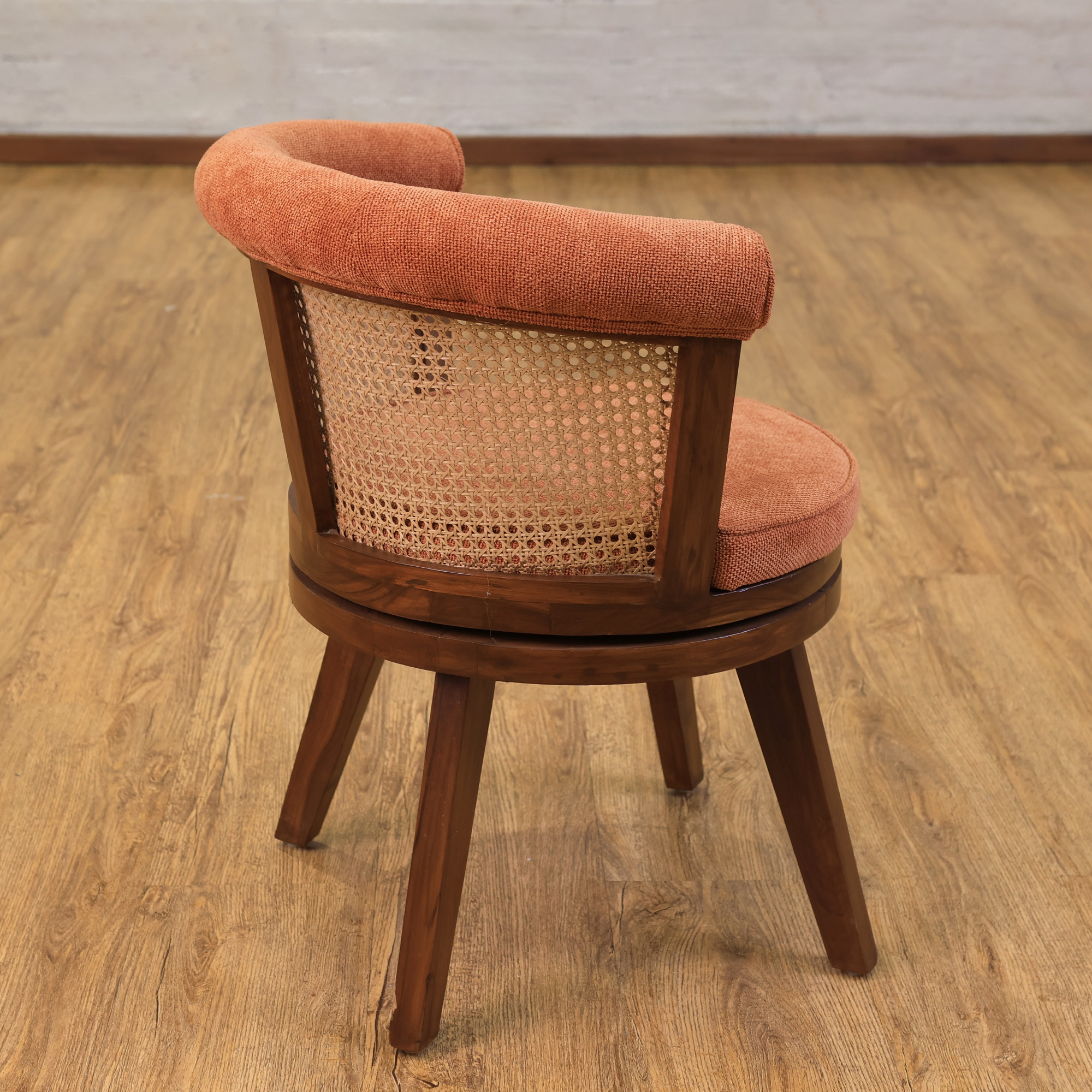 Lebu Chair