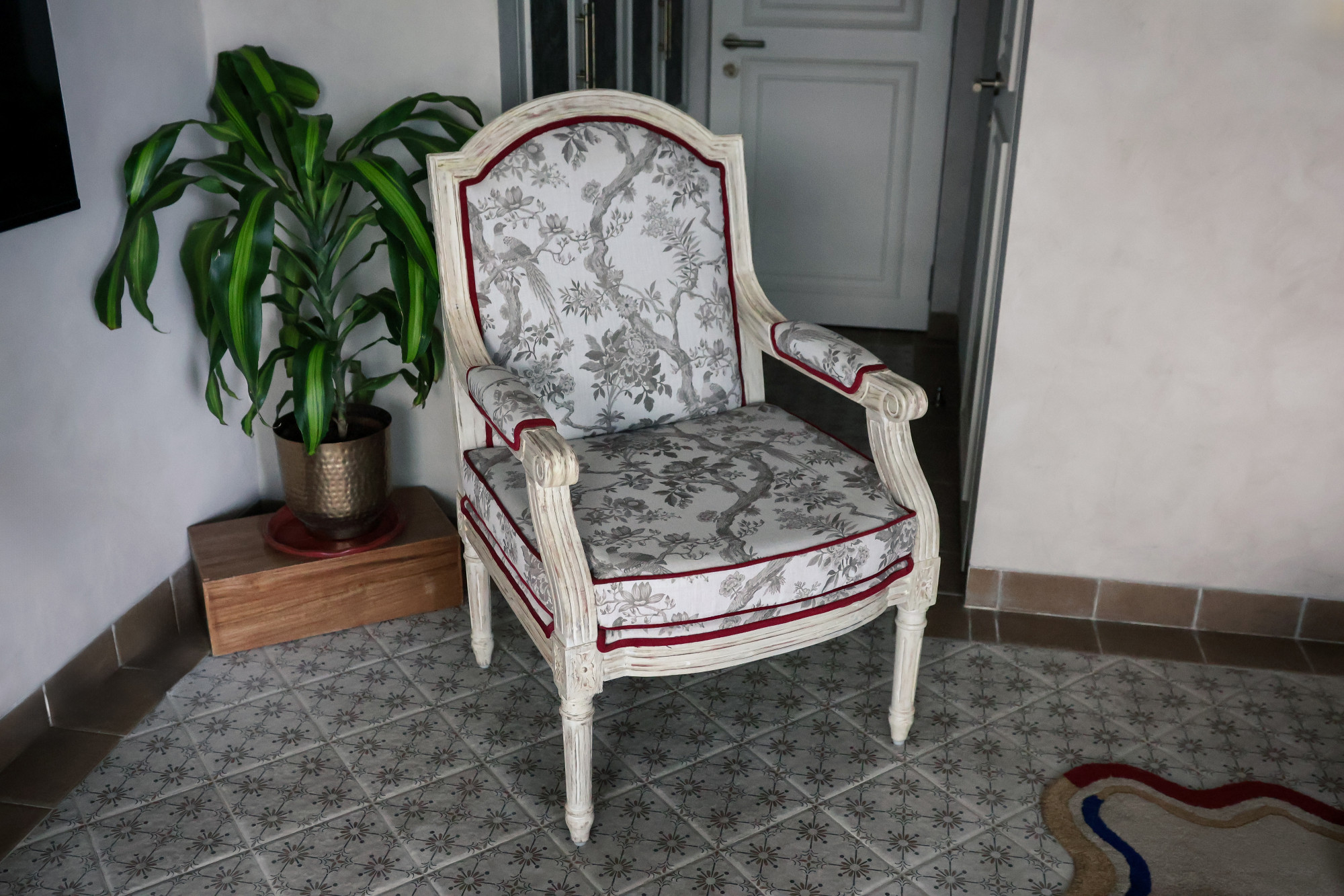 Tuhina Chair