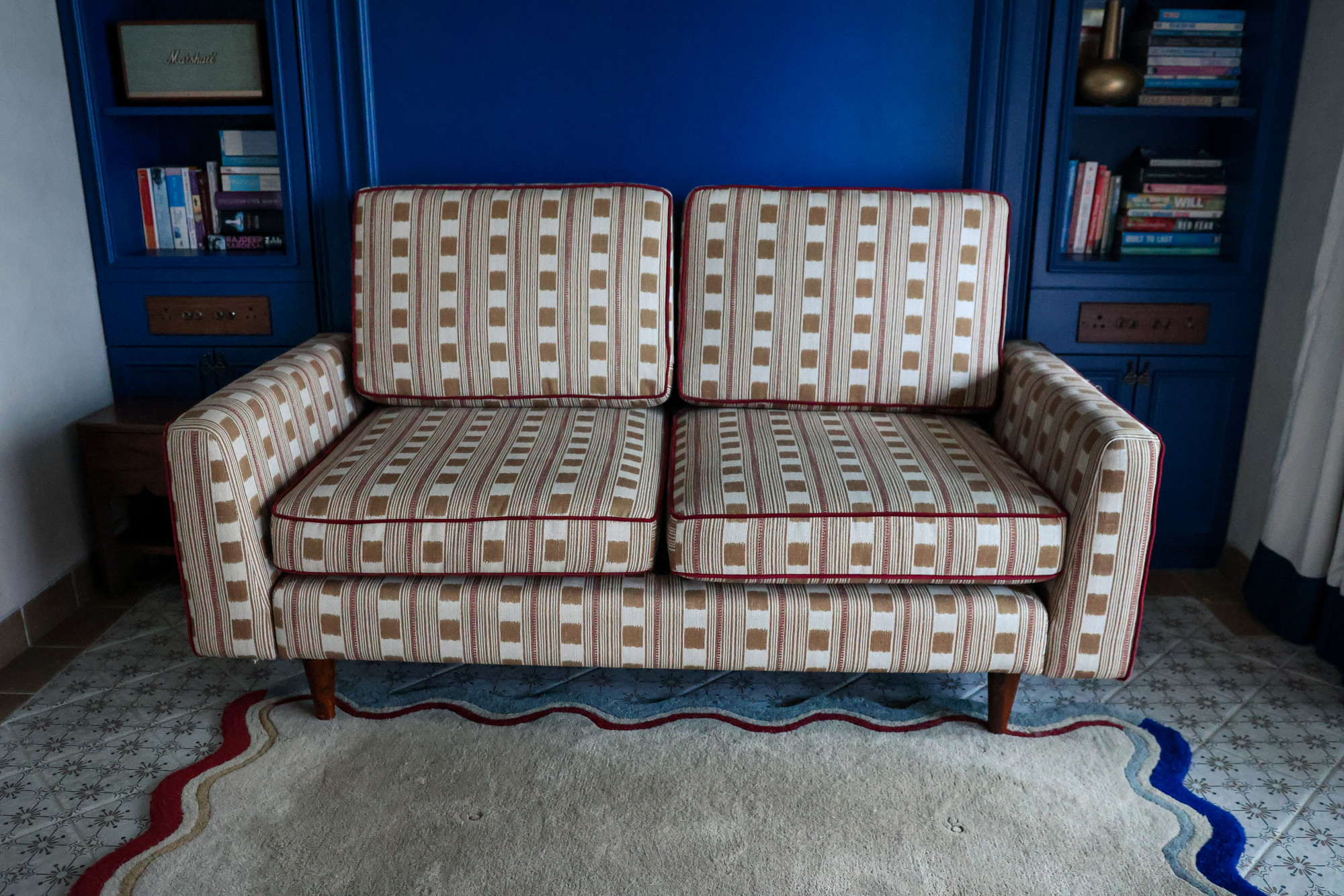 Nivara Sofa