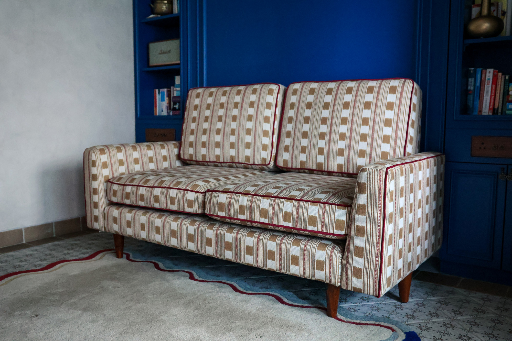Nivara Sofa
