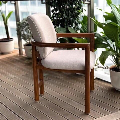 Vaya Chair
