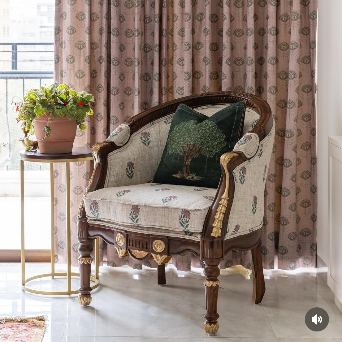 Gulzar Chair