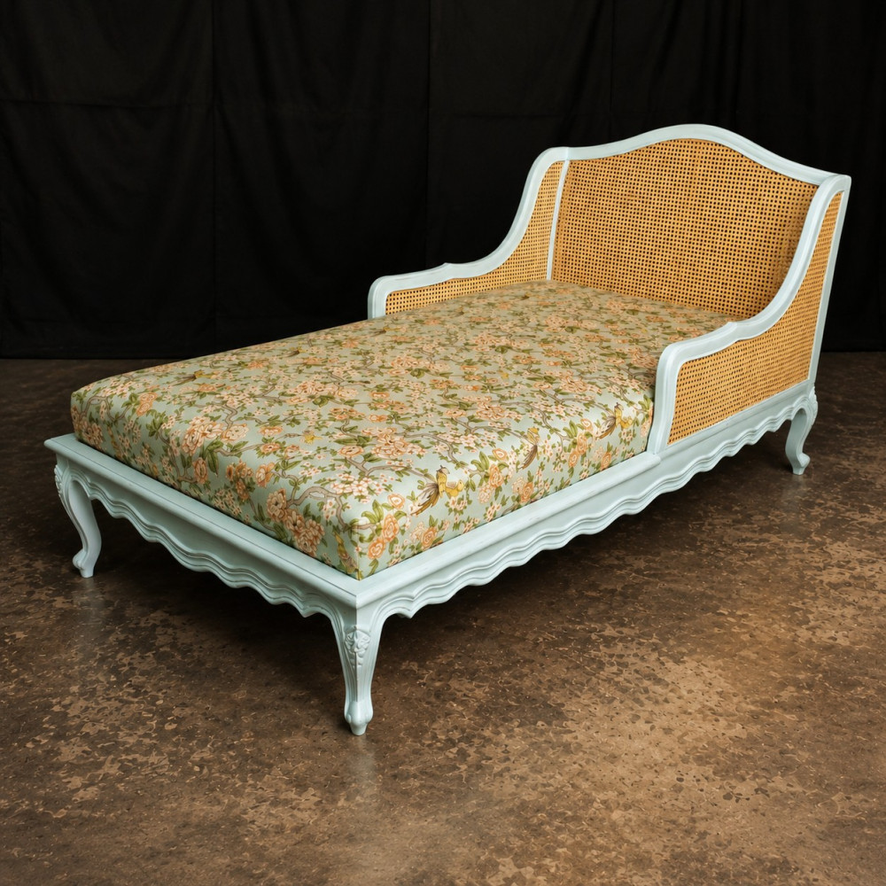 Image of Serafina Day Bed