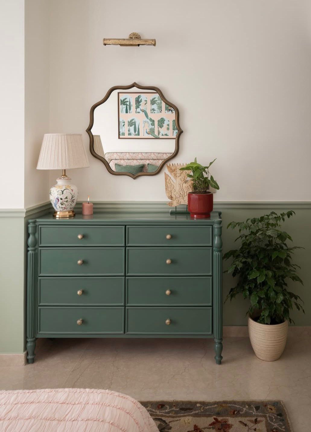 Rumi Cabinet