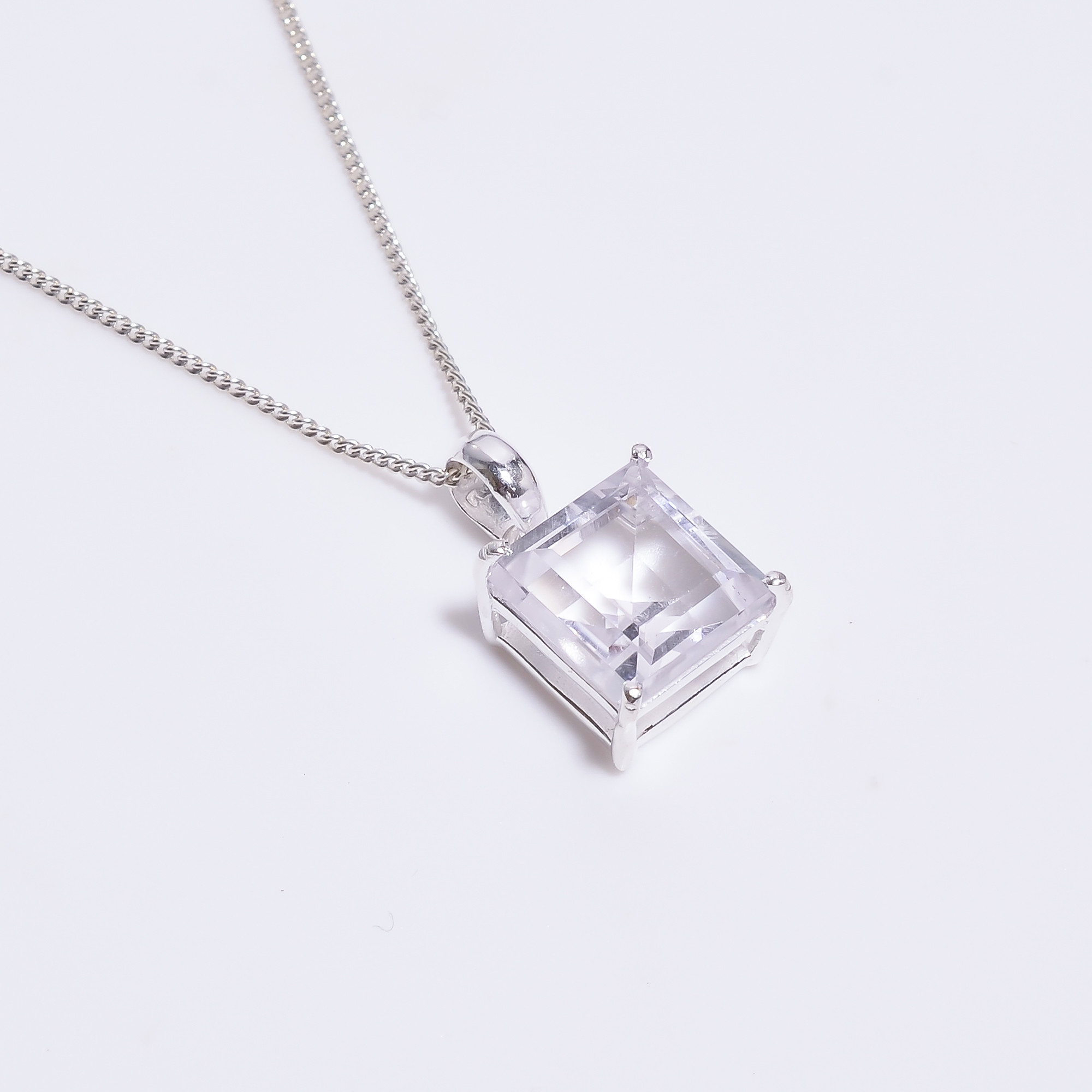 925 Sterling Silver Pendant With Chain Necklace