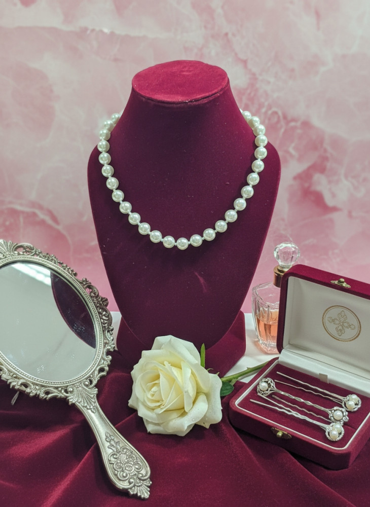 Image of Elegant Single Layer White Pearl Necklace – Classic Round Pearl Mala for Women