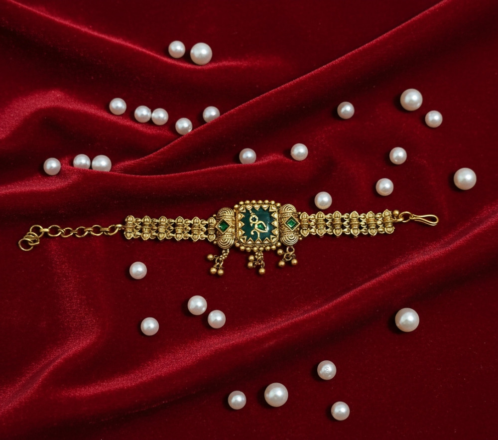 Image of Ethnic Floral Medallion Kundan Bracelet