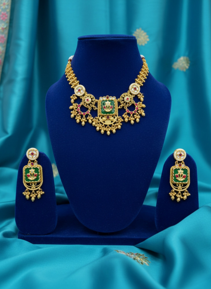 Image of Traditional Gold-Plated Kundan Necklace Set with Pearl Cluster Drops
