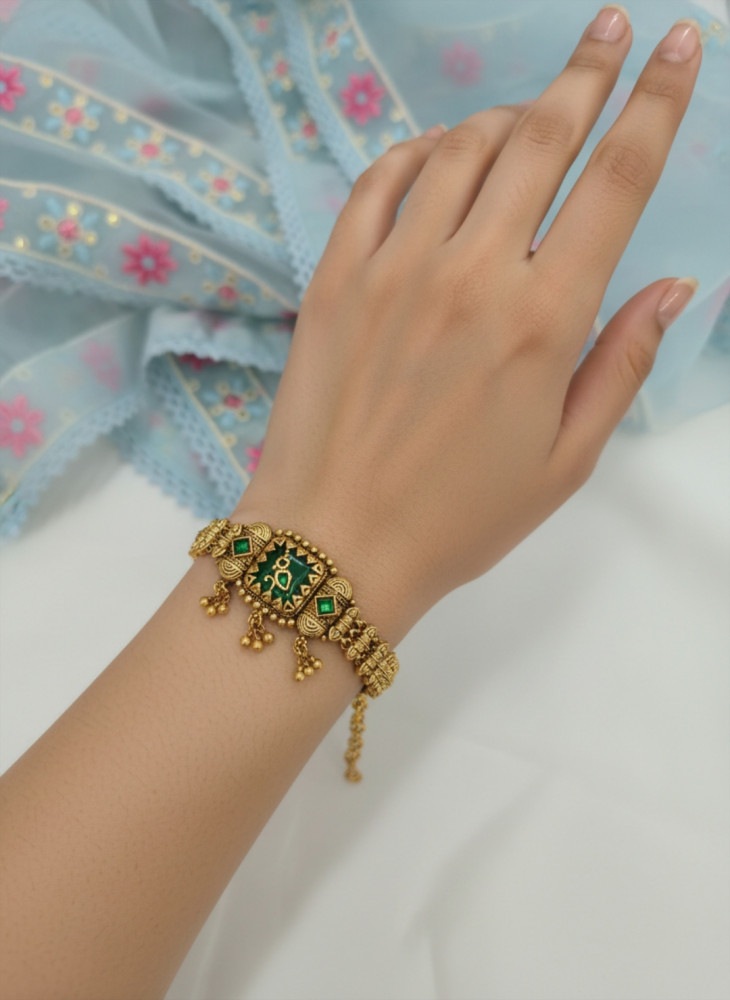Image of Ethnic Floral Medallion Kundan Bracelet