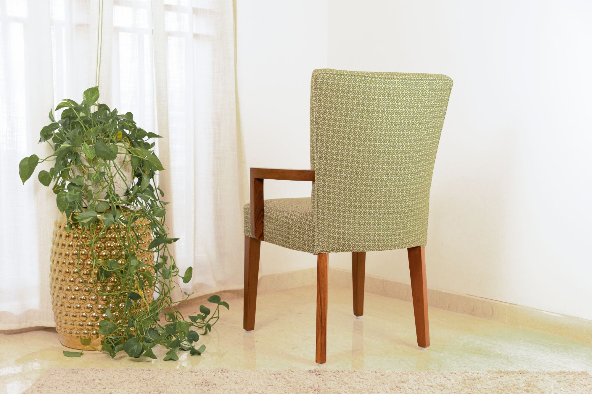Rahi Woven Lounge