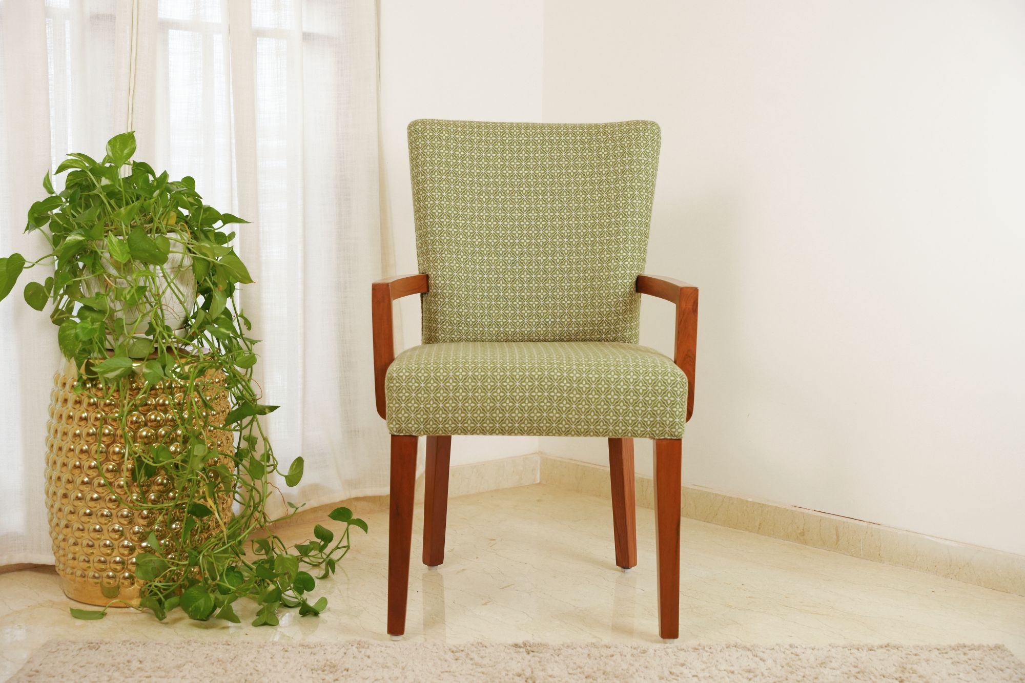 Rahi Woven Lounge