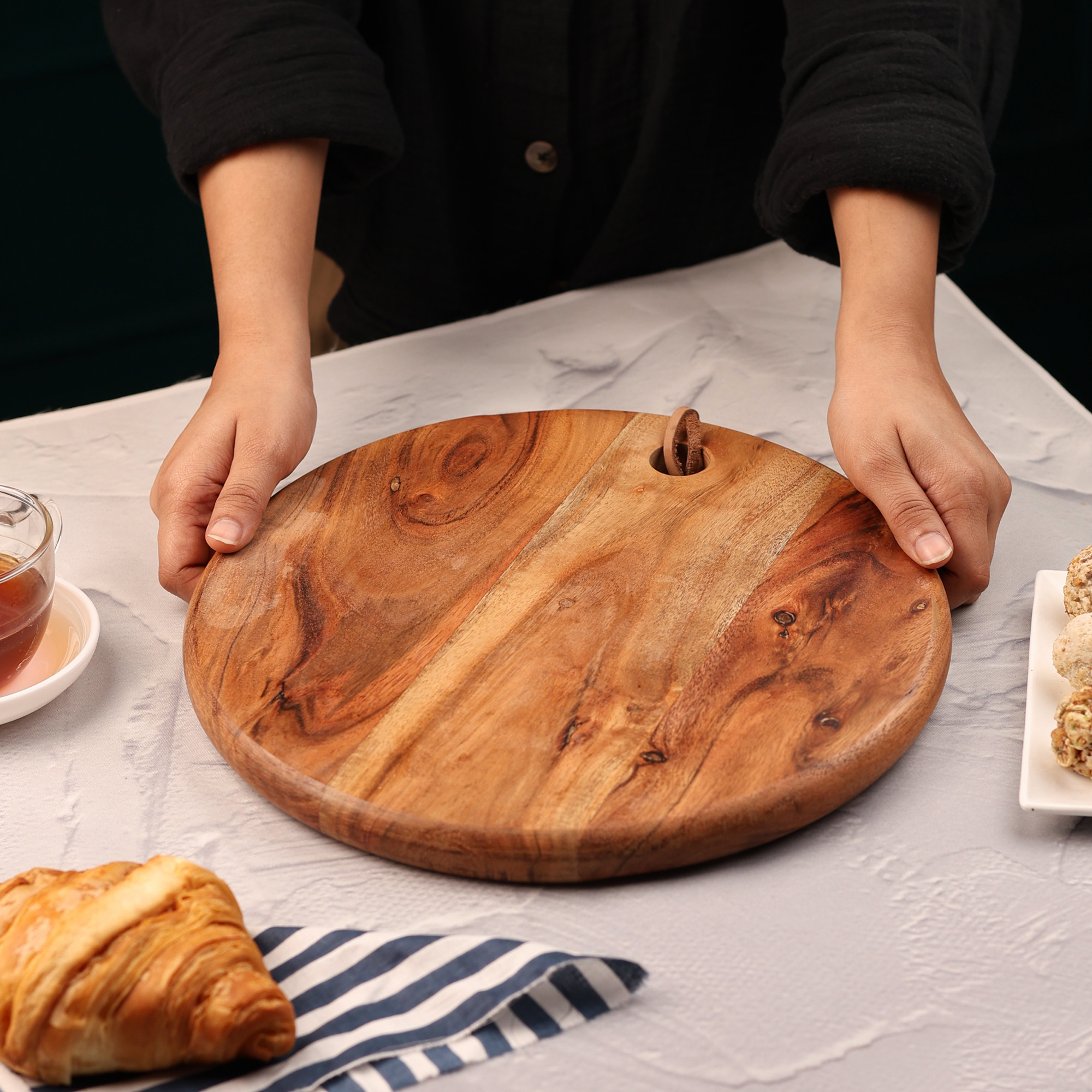 Natural Wooden Round Chopping board