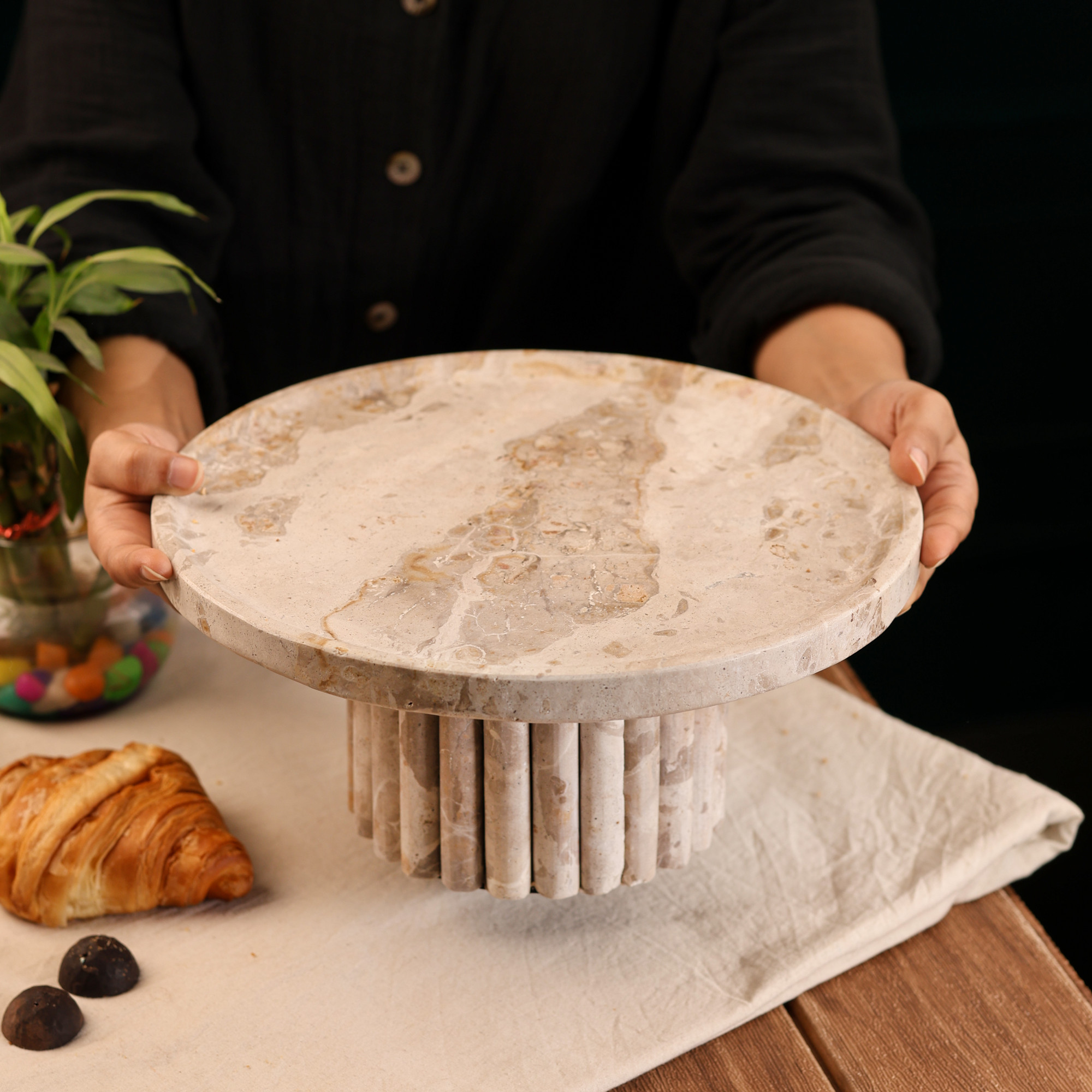 Ivory Round Fluted Cake Stand
