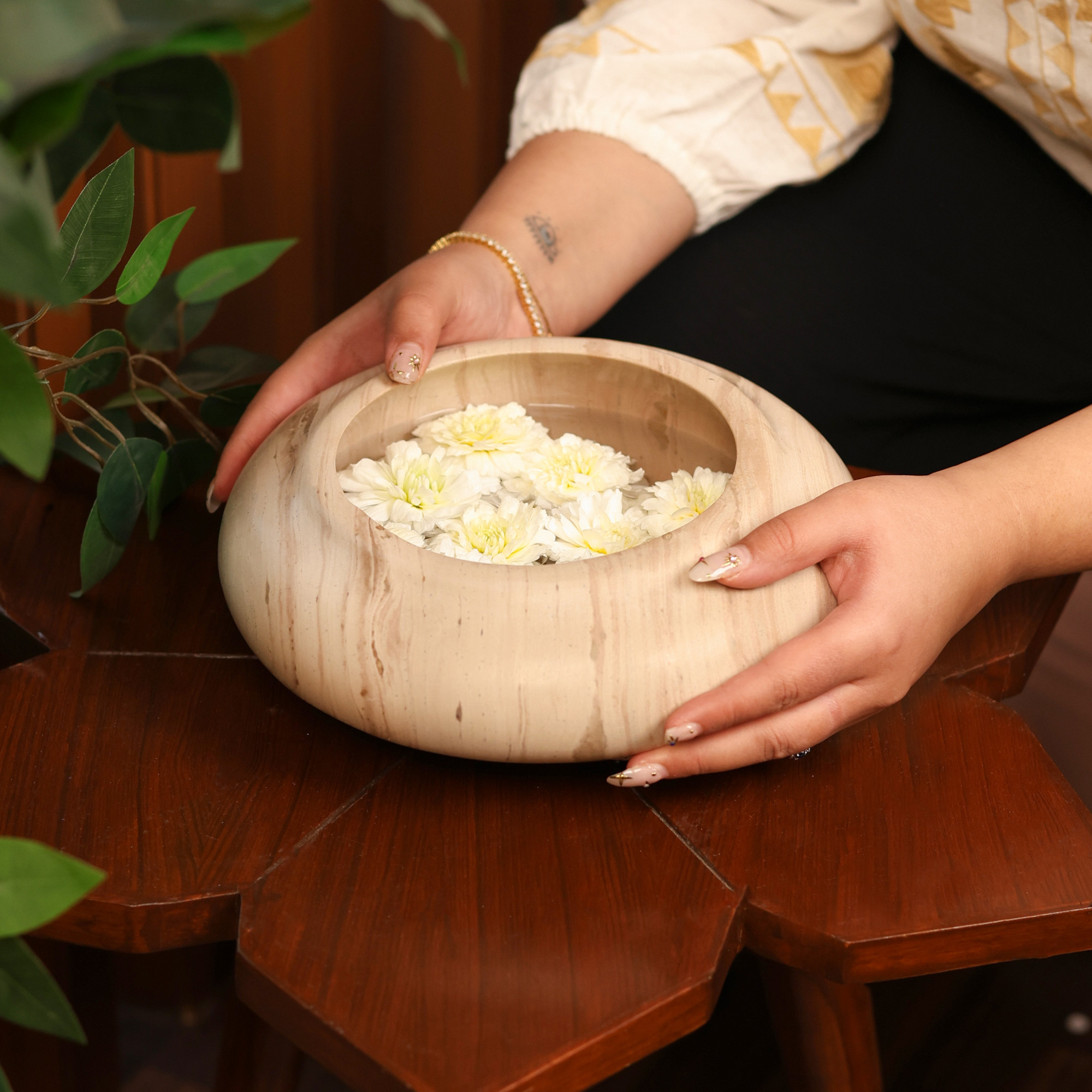 Crme Marble Handi Bowl