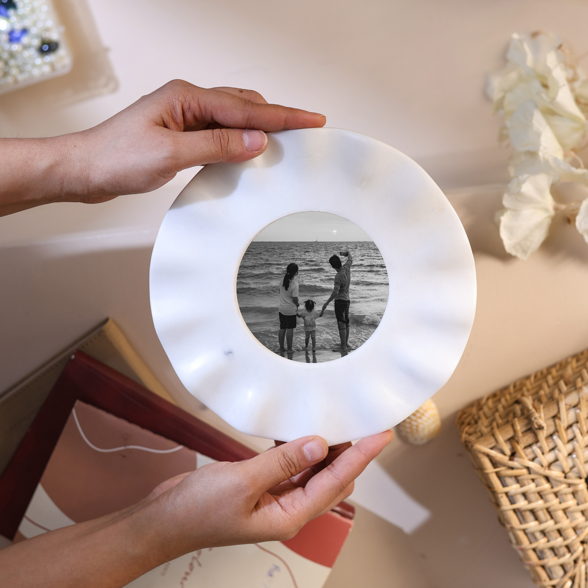 Small Circular Marble Photo Frame