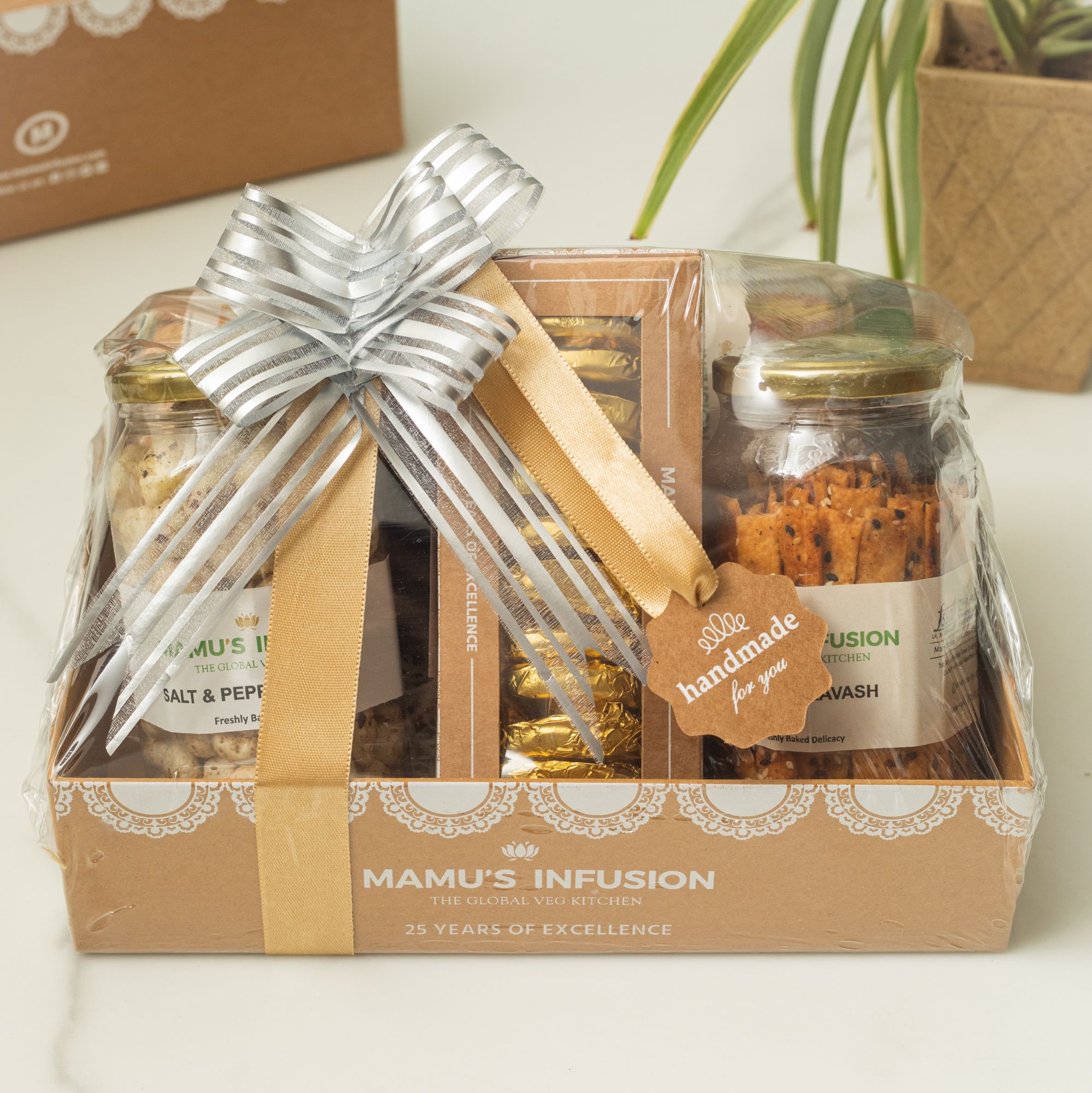 Exquisite Gift Hamper Pack of 5 865 gm