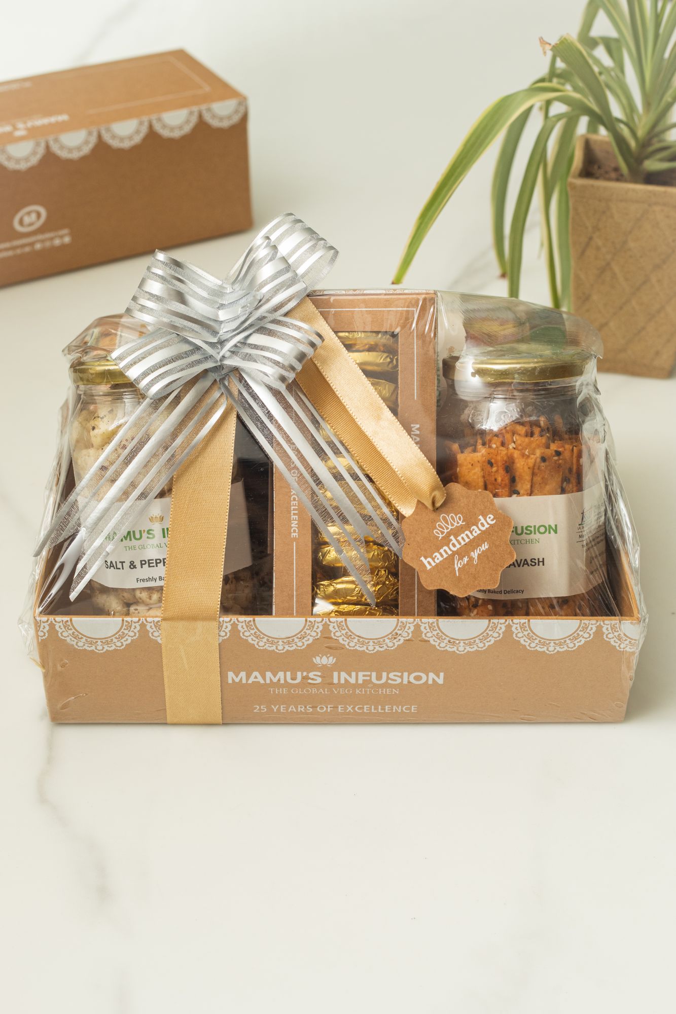 Exquisite Gift Hamper Pack of 5 865 gm