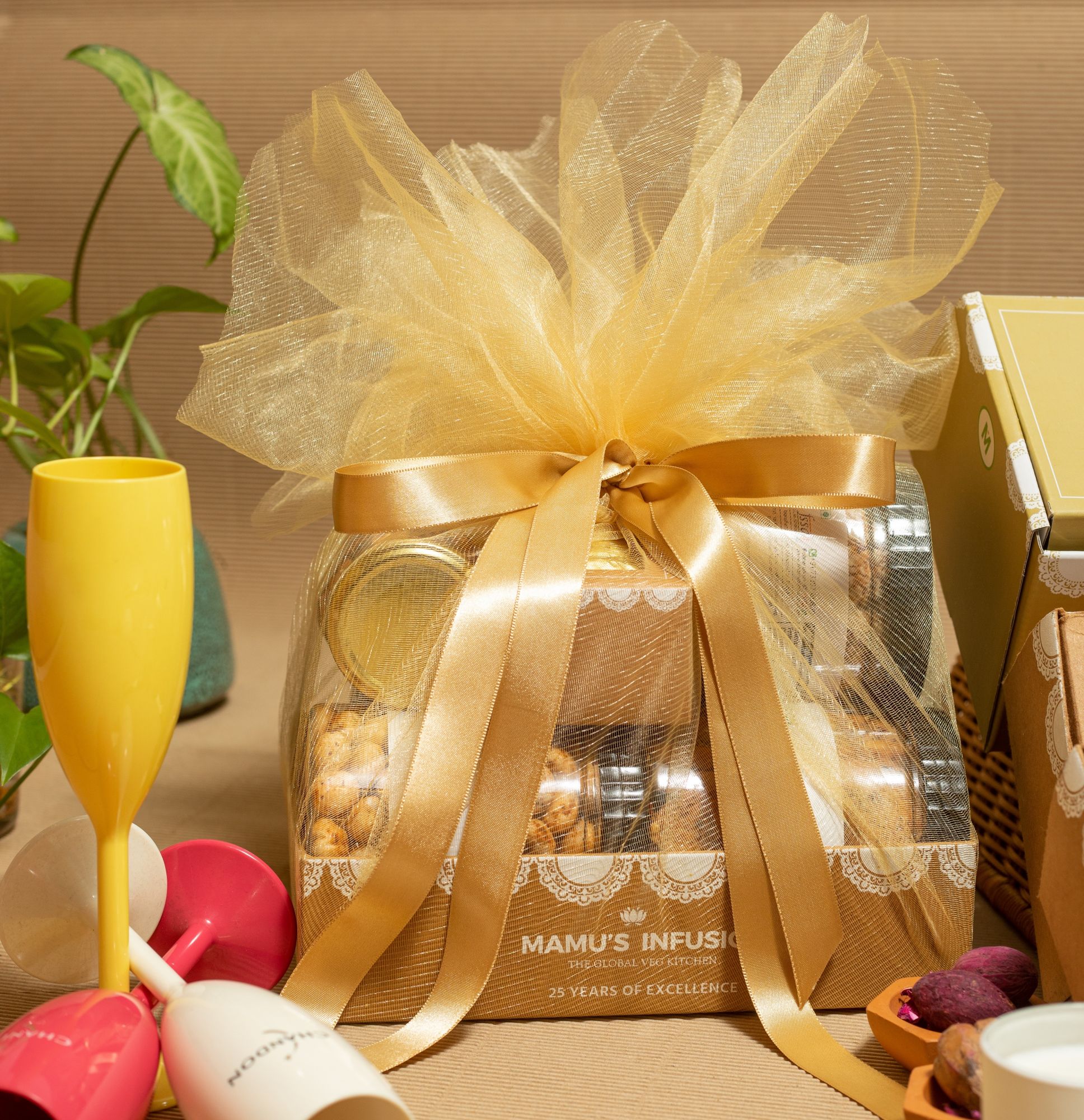 Luxury Festive Hamper Pack of 8 1 kg 445 gm